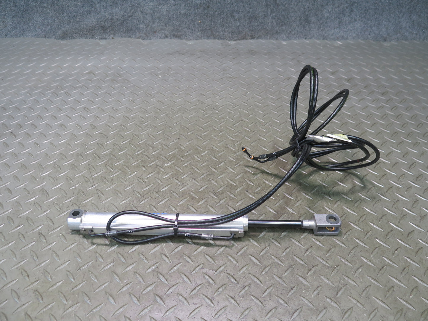 13-20 Mercedes R231 SL550 Convertible TOP Roof Right Hydraulic Cylinder OEM