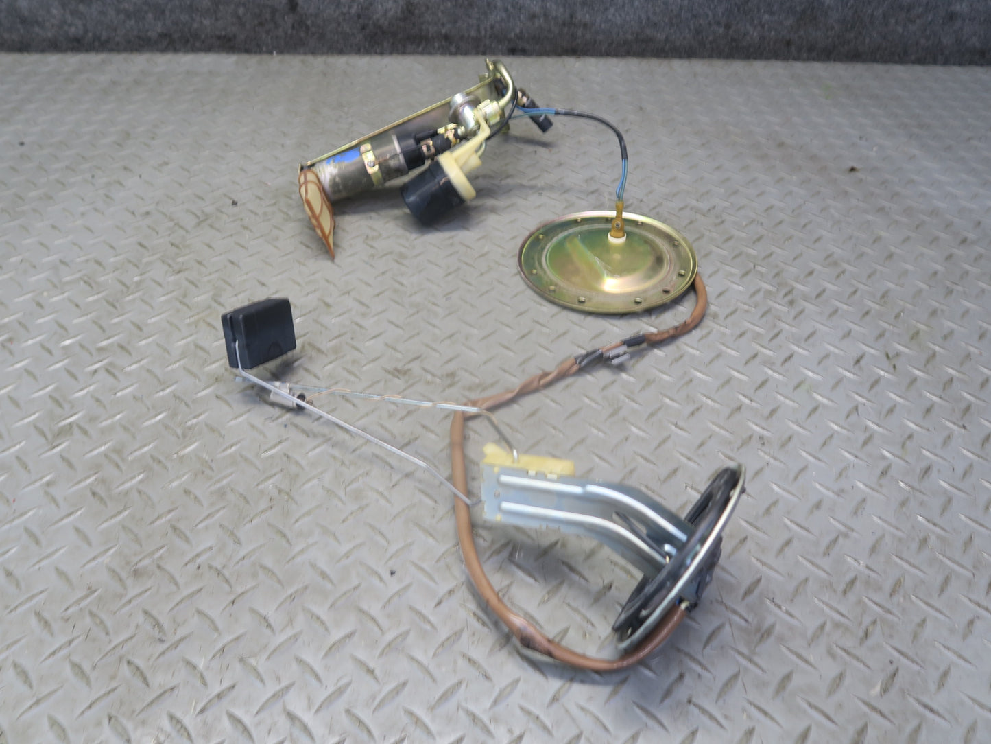 97-00 Lexus UZZ30L SC300 SC400 Fuel Pump Level Sensor Sending Unit Set OEM