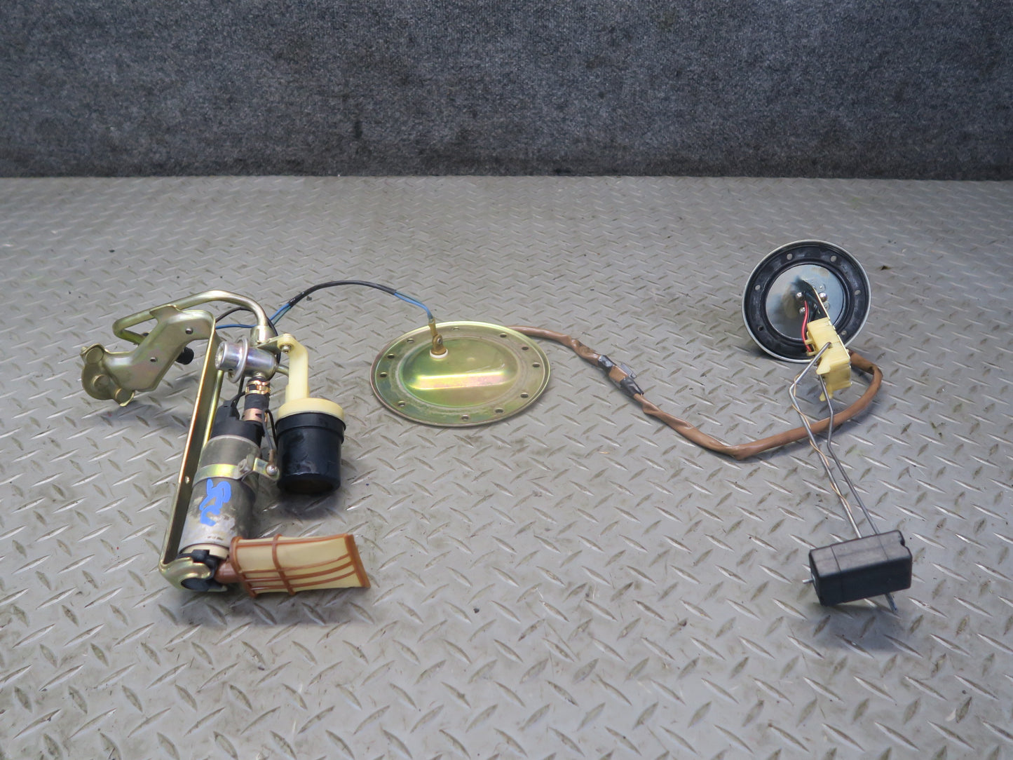 97-00 Lexus UZZ30L SC300 SC400 Fuel Pump Level Sensor Sending Unit Set OEM