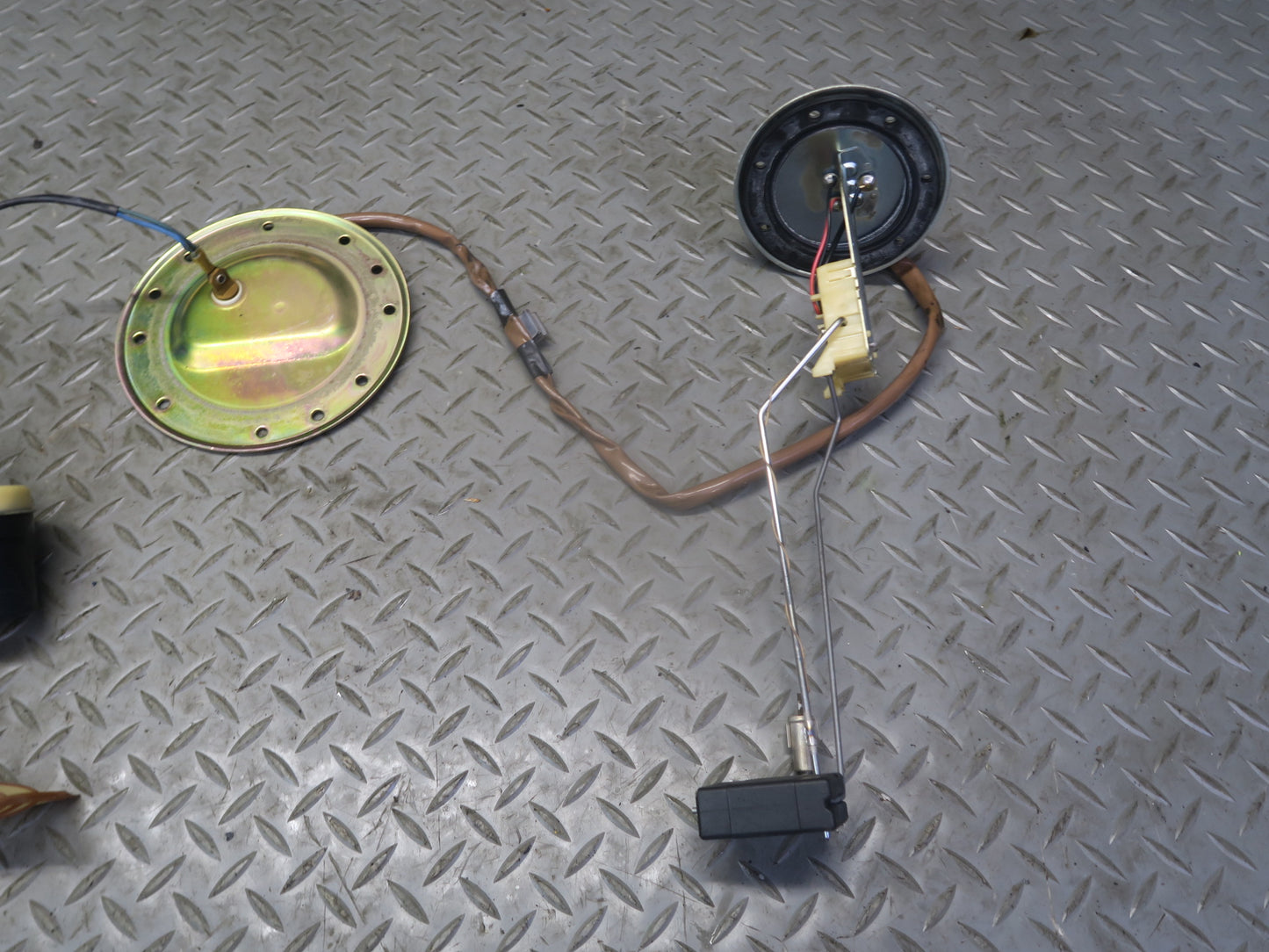 97-00 Lexus UZZ30L SC300 SC400 Fuel Pump Level Sensor Sending Unit Set OEM