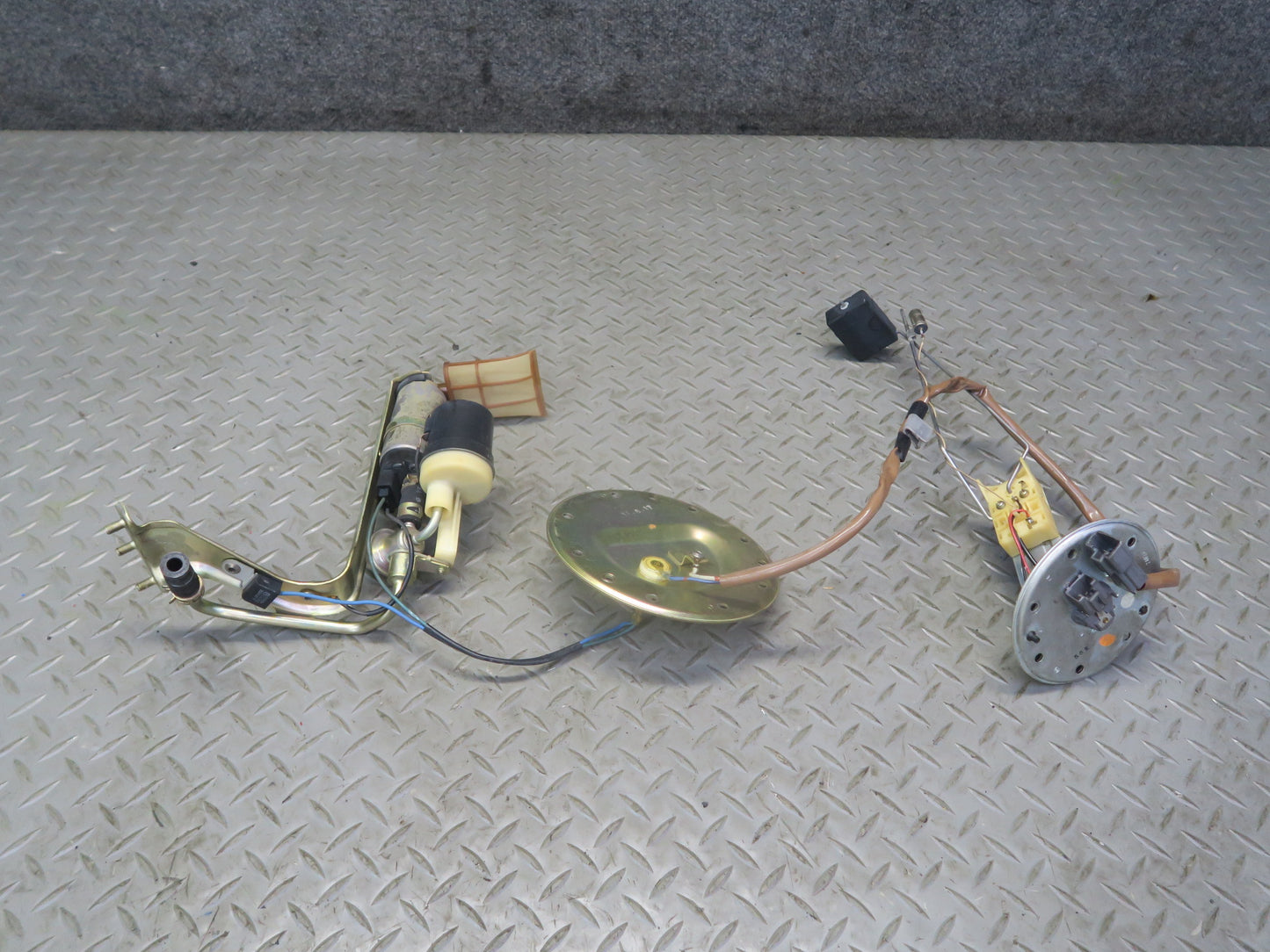 97-00 Lexus UZZ30L SC300 SC400 Fuel Pump Level Sensor Sending Unit Set OEM
