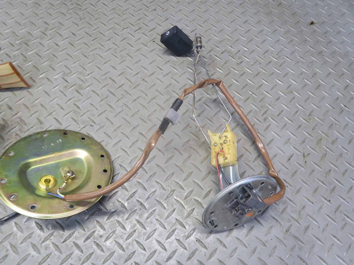 97-00 Lexus UZZ30L SC300 SC400 Fuel Pump Level Sensor Sending Unit Set OEM