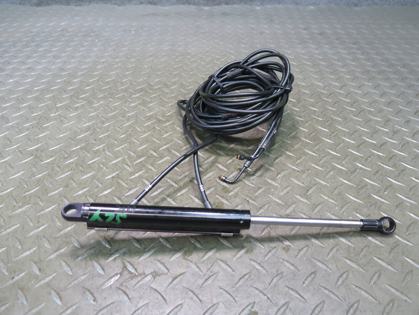 13-20 Mercedes R231 SL550 Converibtle Trunk Left or Right Hydraulic Cylinder OEM
