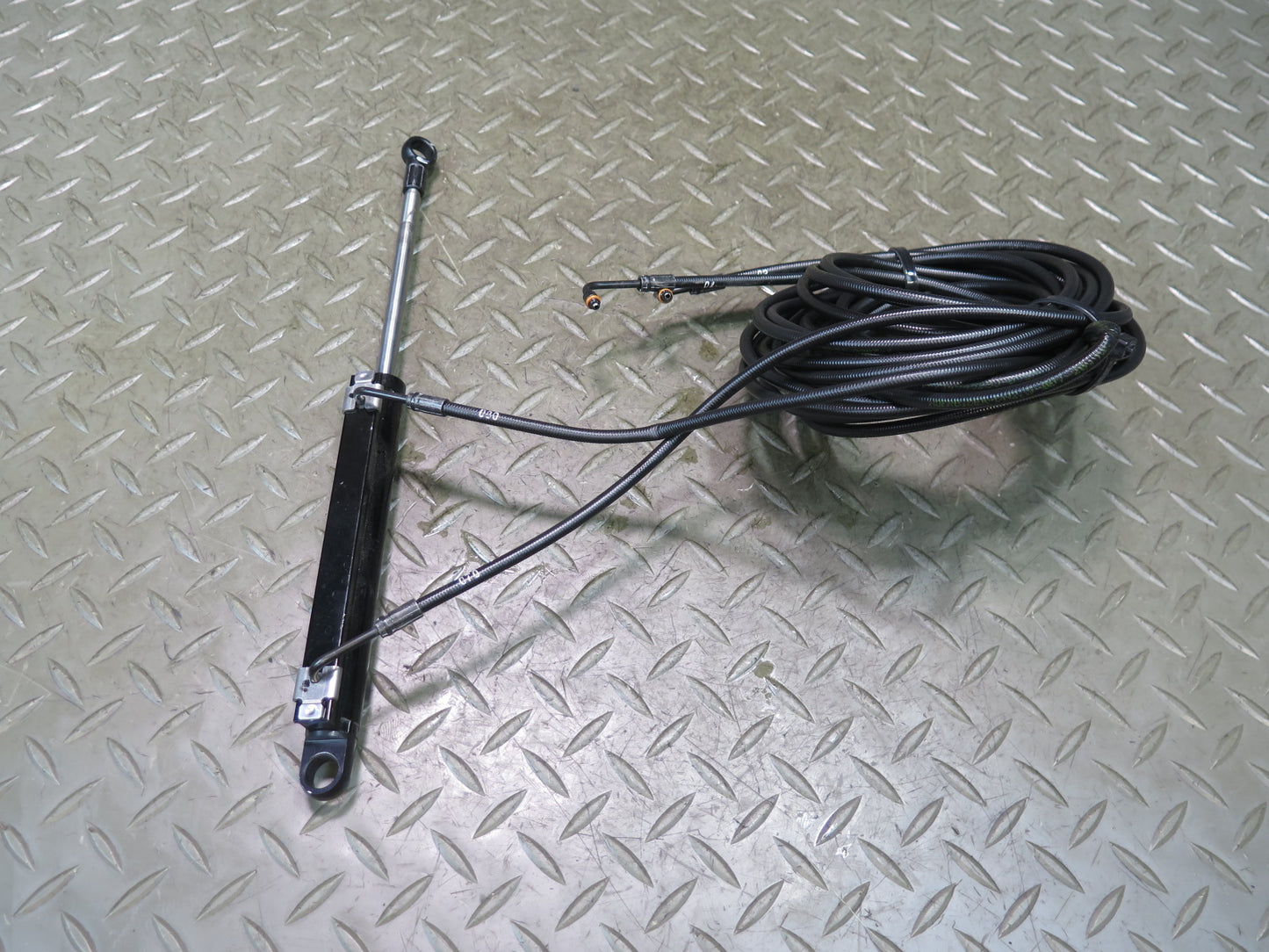 13-20 Mercedes R231 SL550 Converibtle Trunk Left or Right Hydraulic Cylinder OEM