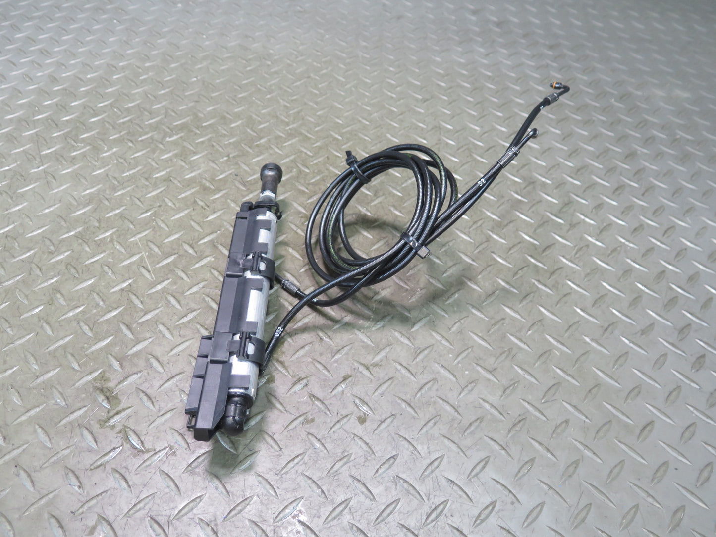 13-20 Mercedes R231 SL550 Convertible TOP Roof Left Hydraulic Cylinder OEM