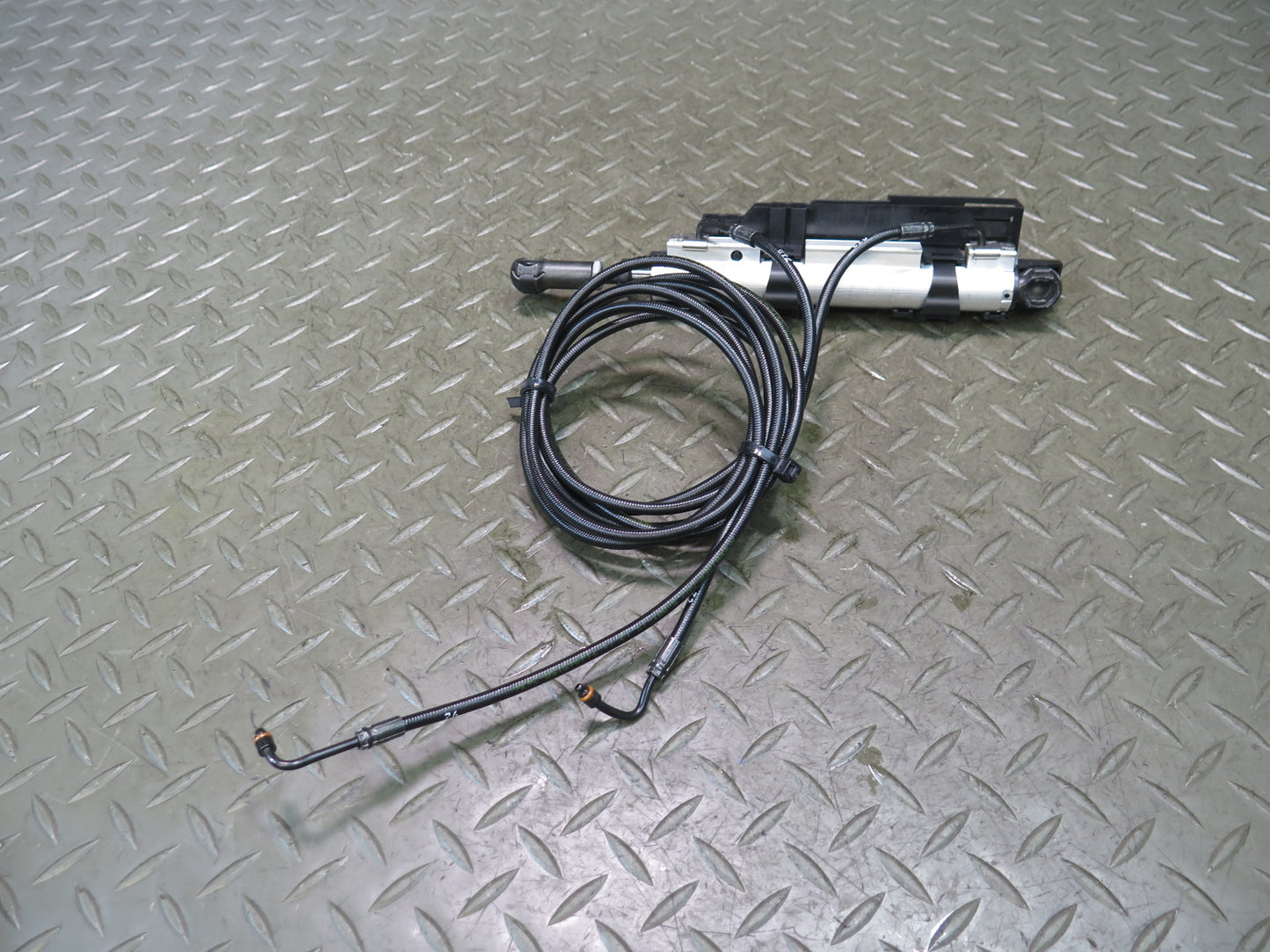 13-20 Mercedes R231 SL550 Convertible TOP Roof Left Hydraulic Cylinder OEM