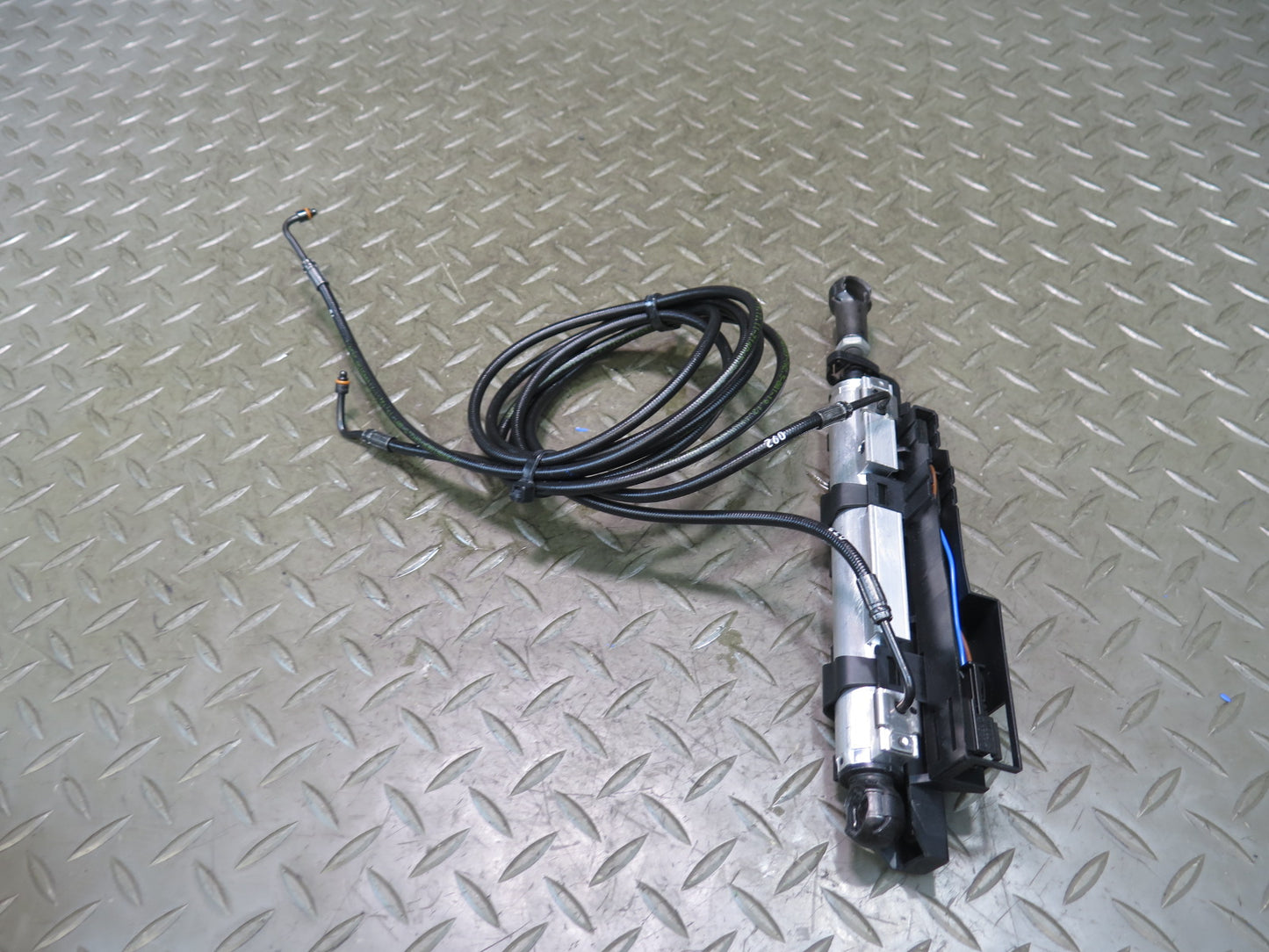 13-20 Mercedes R231 SL550 Convertible TOP Roof Left Hydraulic Cylinder OEM