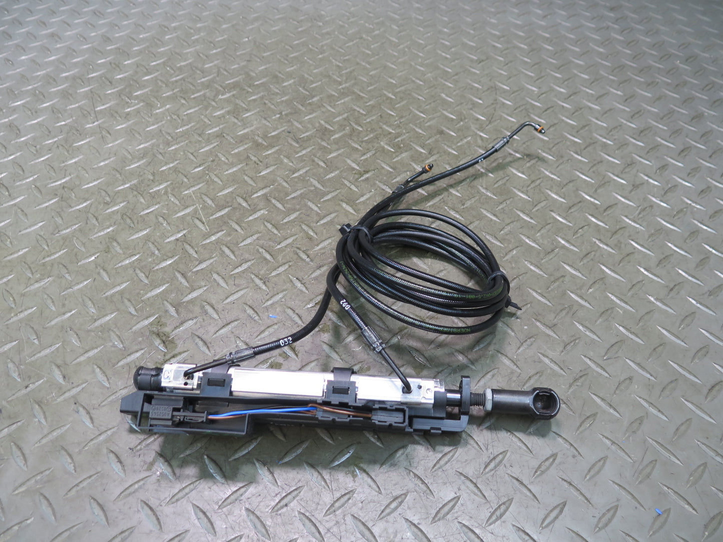 13-20 Mercedes R231 SL550 Convertible TOP Roof Left Hydraulic Cylinder OEM