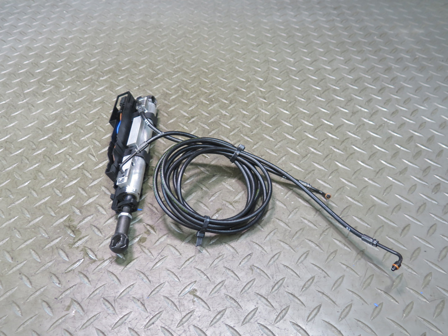 13-20 Mercedes R231 SL550 Convertible TOP Roof Left Hydraulic Cylinder OEM