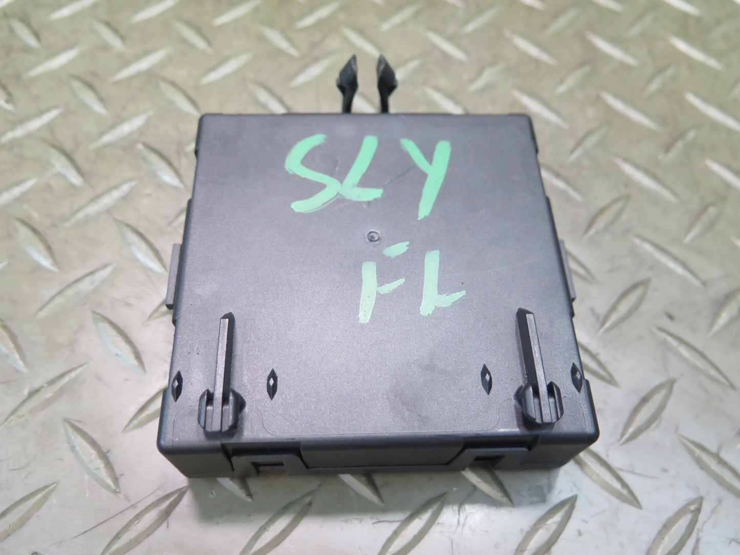 13-20 Mercedes R231 SL550 Left Driver Door Control Module 2319005101 OEM