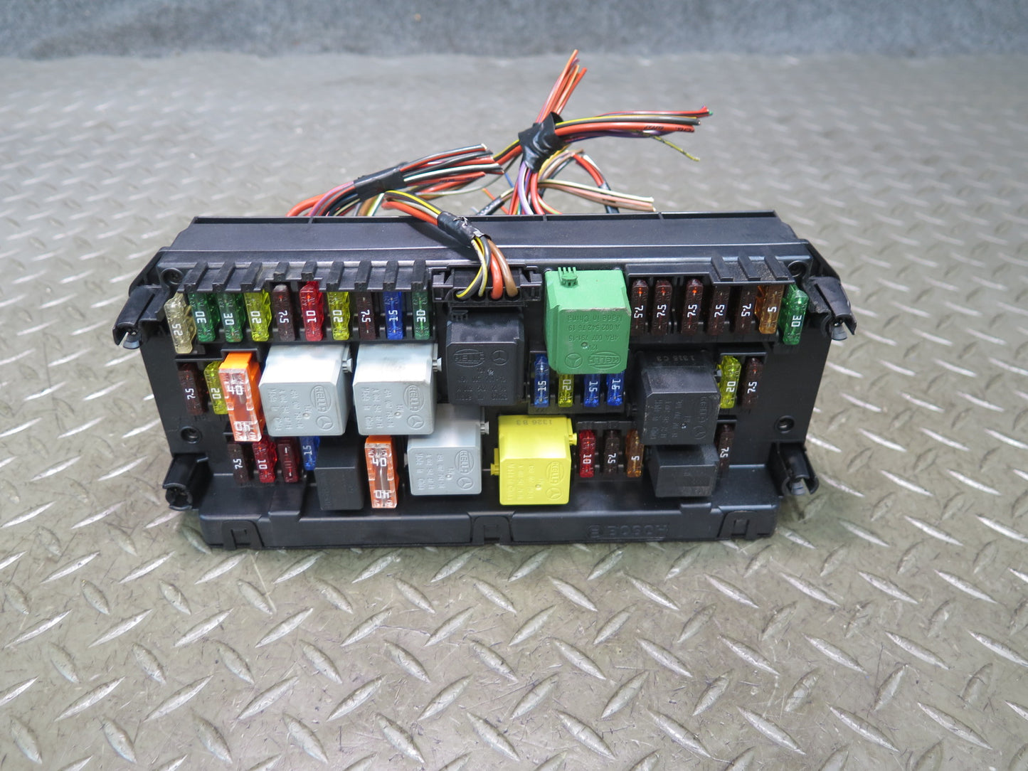 13-20 Mercedes R231 SL550 Front SAM Fuse Relay Box 2319002102 OEM