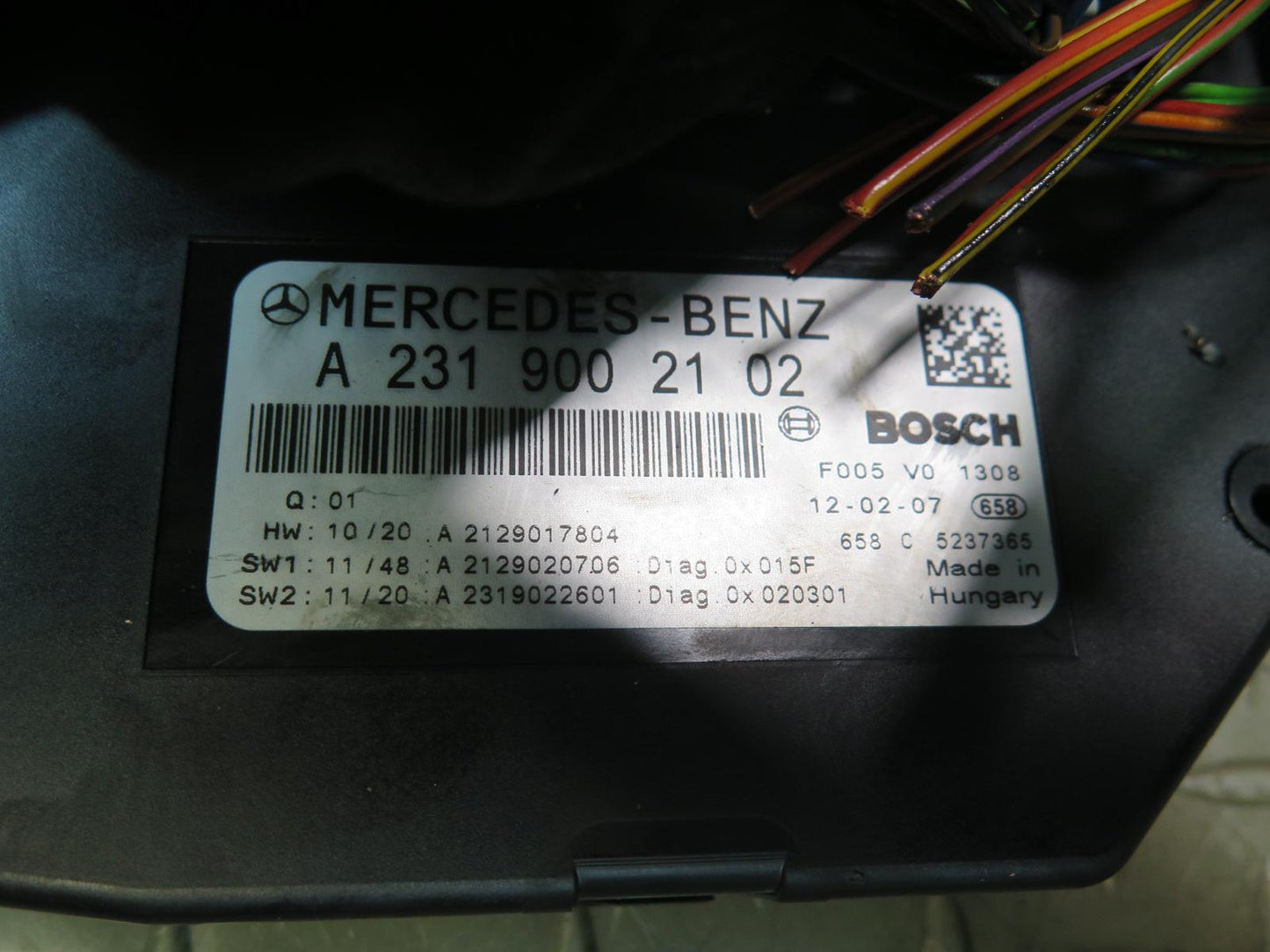 13-20 Mercedes R231 SL550 Front SAM Fuse Relay Box 2319002102 OEM
