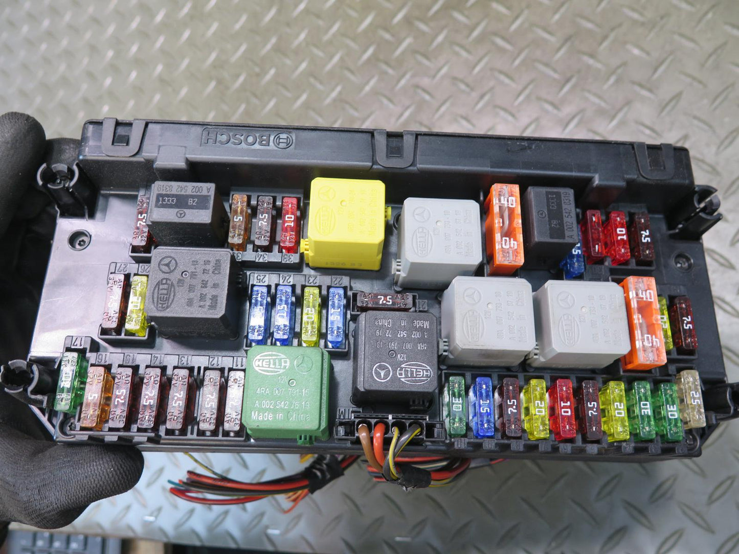 13-20 Mercedes R231 SL550 Front SAM Fuse Relay Box 2319002102 OEM