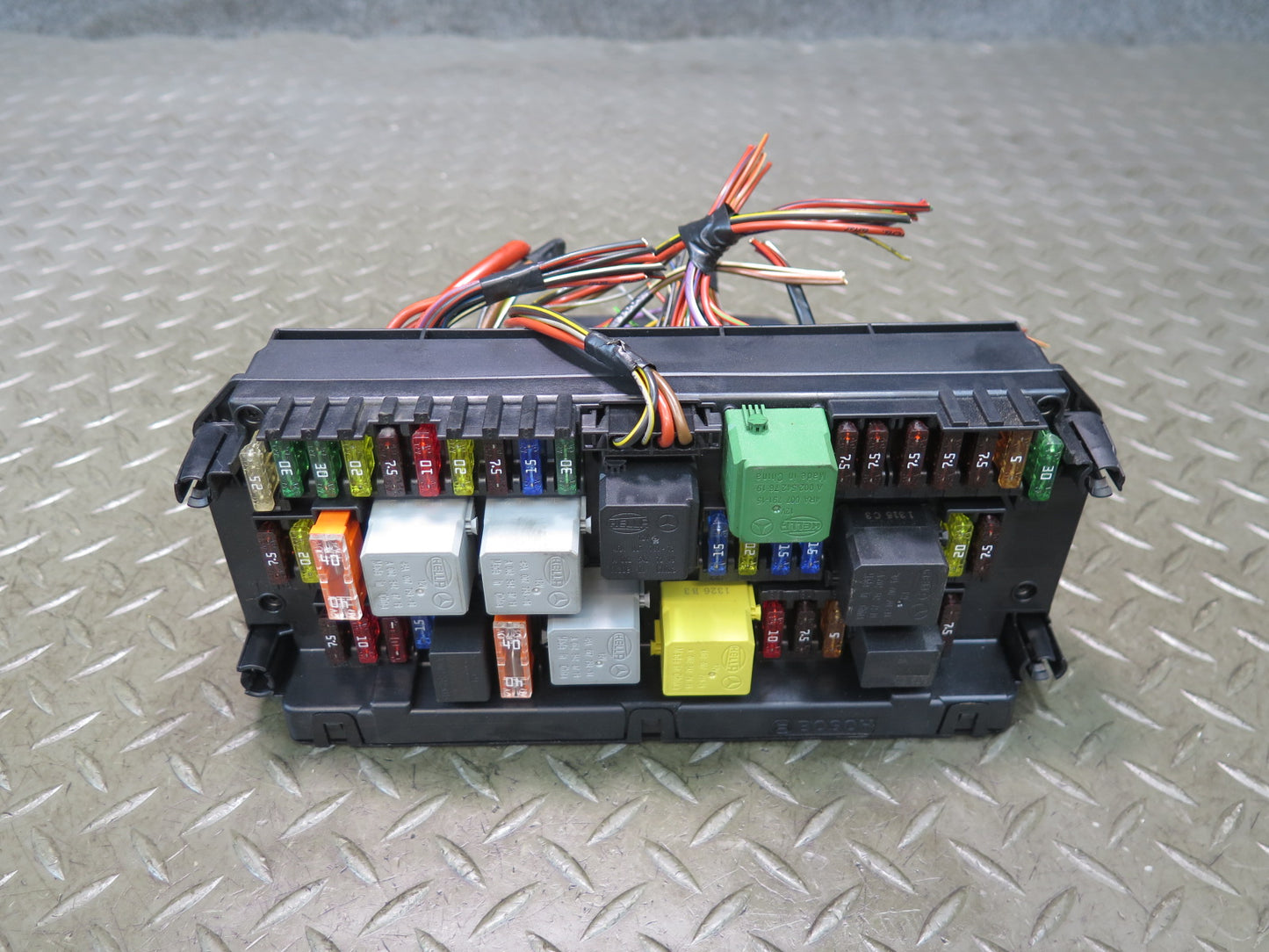 13-20 Mercedes R231 SL550 Front SAM Fuse Relay Box 2319002102 OEM