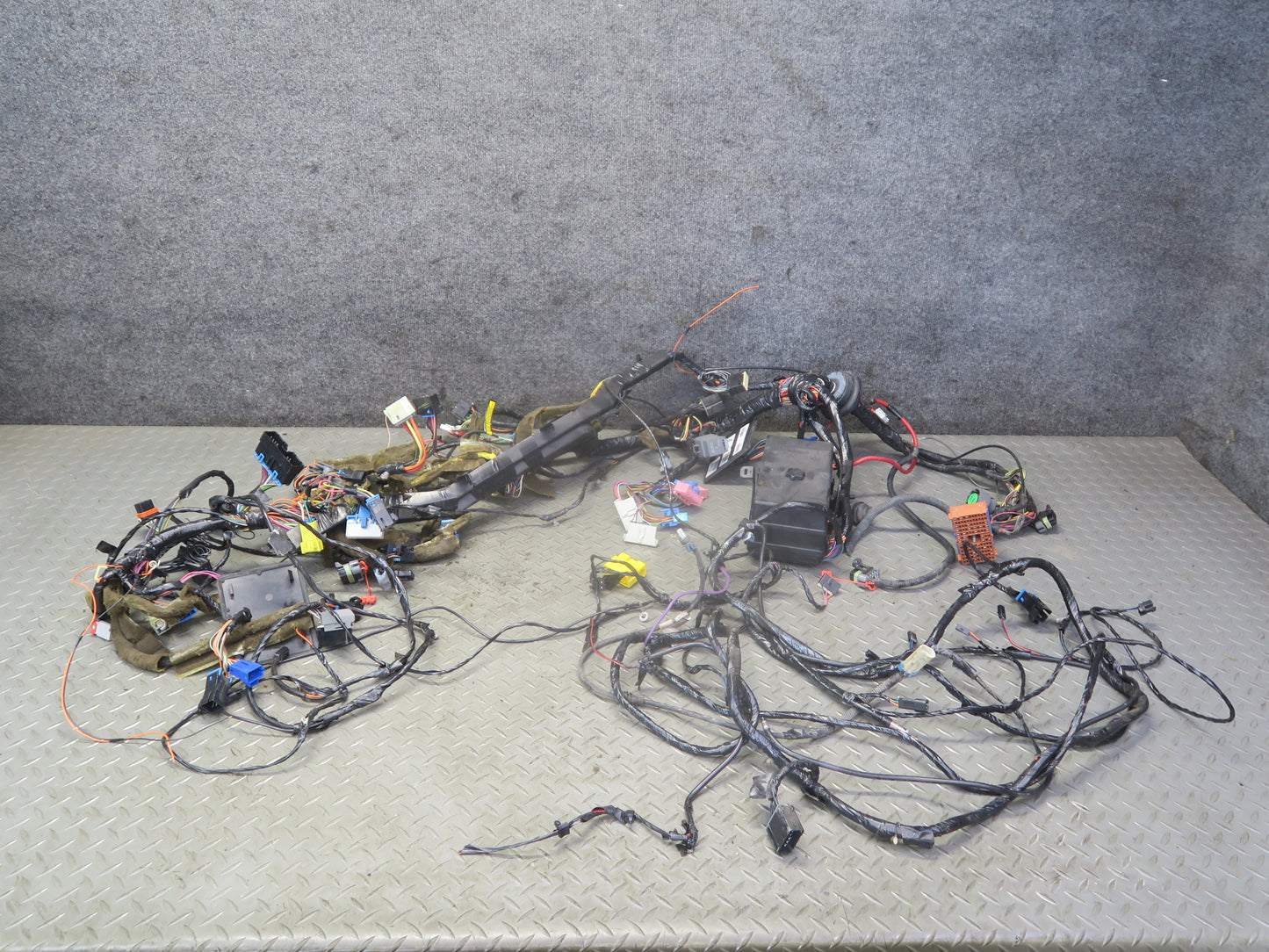 1998 Chevrolet Corvette C5 Conv A/T Interior Wire Wiring Harness w Fuse Box OEM