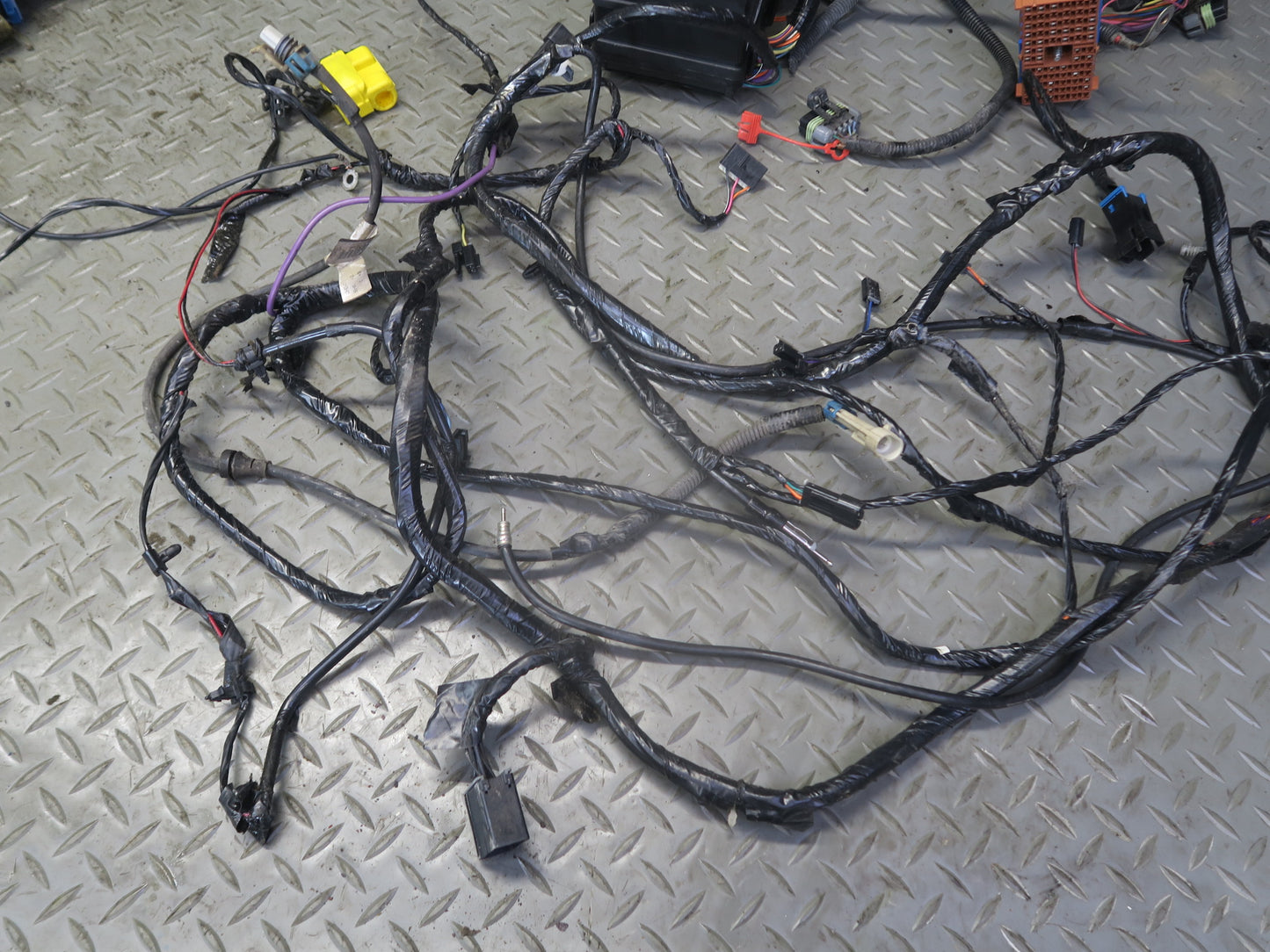 1998 Chevrolet Corvette C5 Conv A/T Interior Wire Wiring Harness w Fuse Box OEM