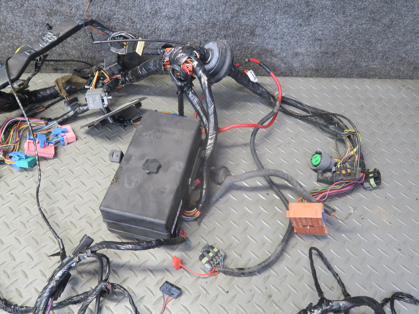 1998 Chevrolet Corvette C5 Conv A/T Interior Wire Wiring Harness w Fuse Box OEM