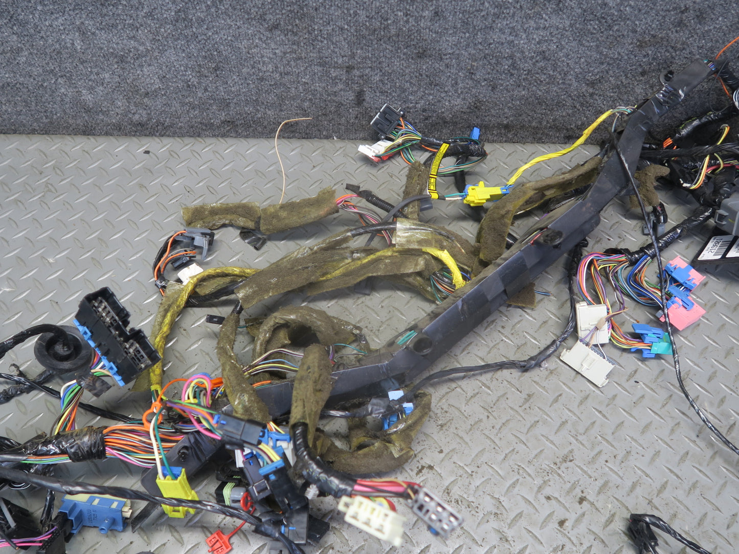 1998 Chevrolet Corvette C5 Conv A/T Interior Wire Wiring Harness w Fuse Box OEM