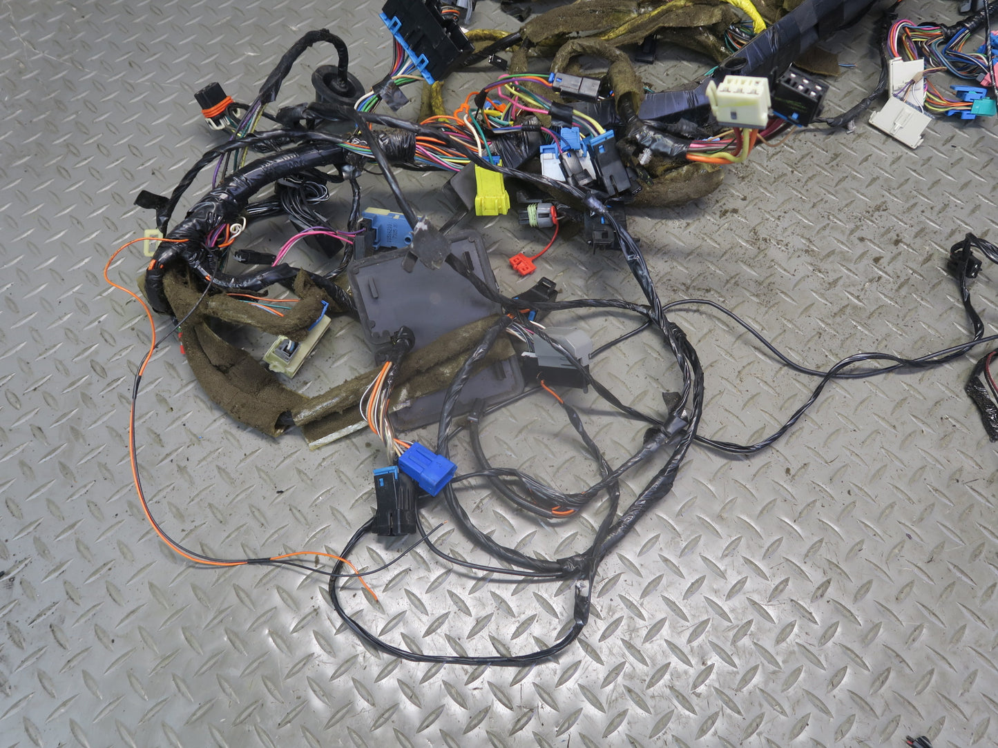 1998 Chevrolet Corvette C5 Conv A/T Interior Wire Wiring Harness w Fuse Box OEM