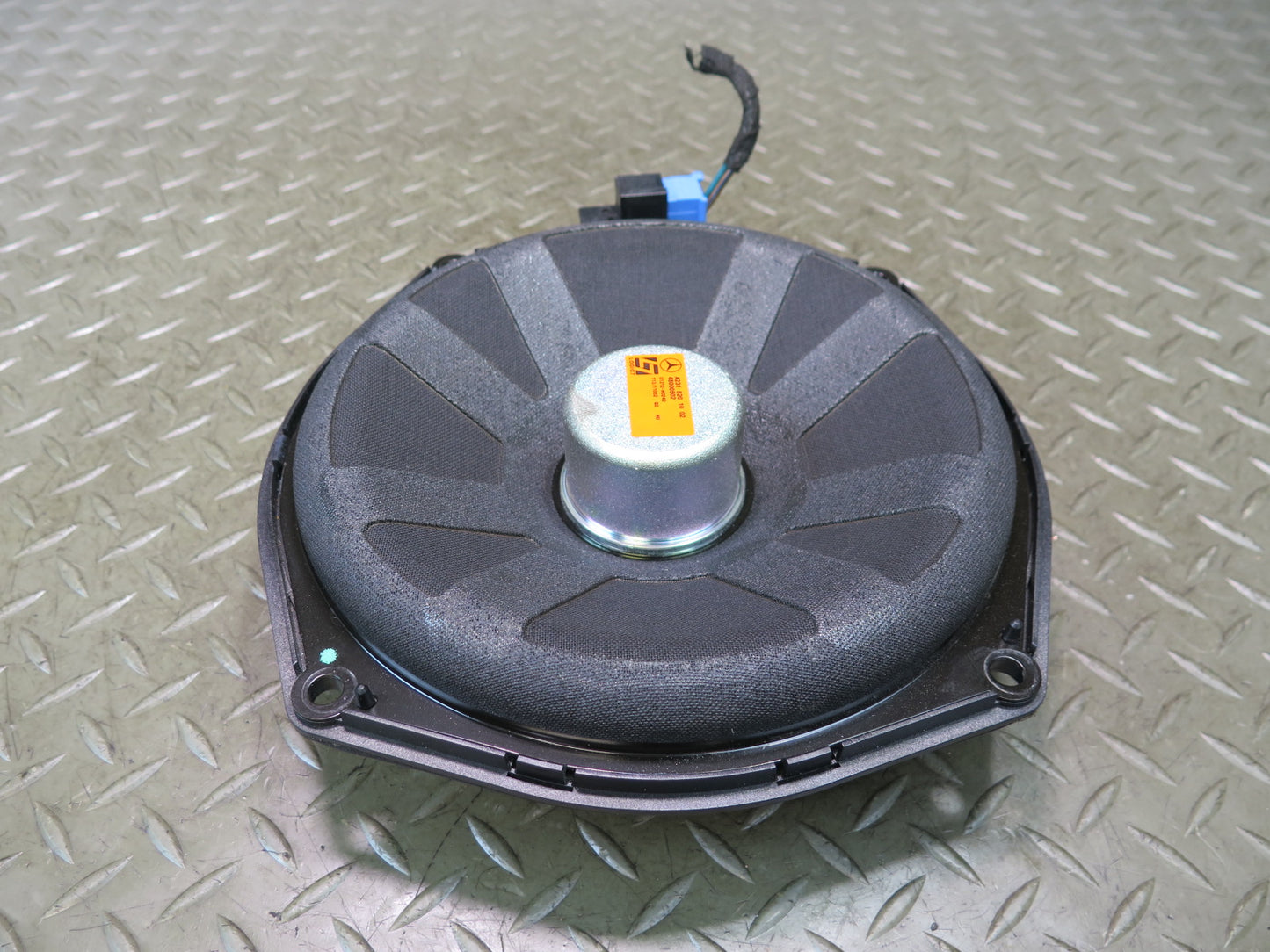 13-20 Mercedes R231 SL550 Left or Right LOGIC7 Subwoofer Speaker 2318201002 OEM