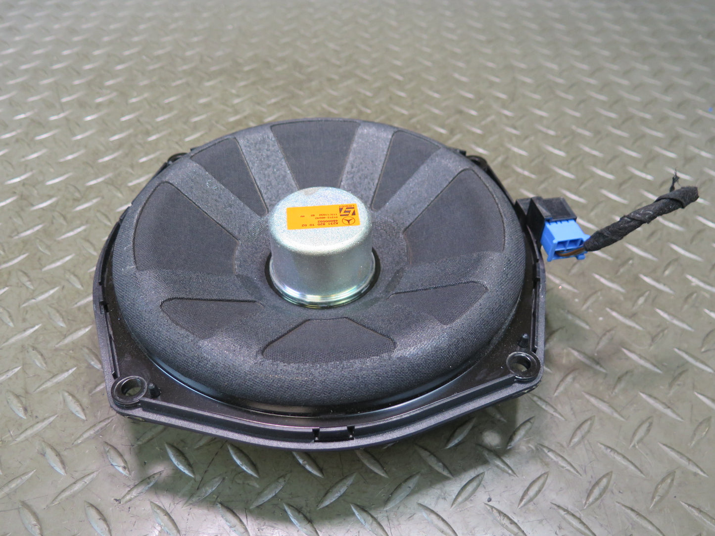 13-20 Mercedes R231 SL550 Left or Right LOGIC7 Subwoofer Speaker 2318201002 OEM