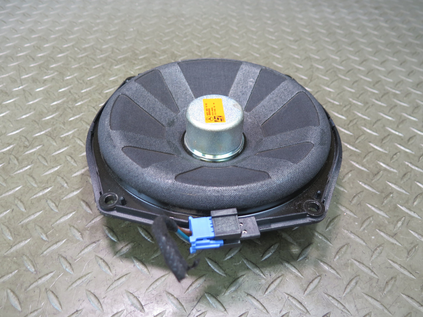 13-20 Mercedes R231 SL550 Left or Right LOGIC7 Subwoofer Speaker 2318201002 OEM