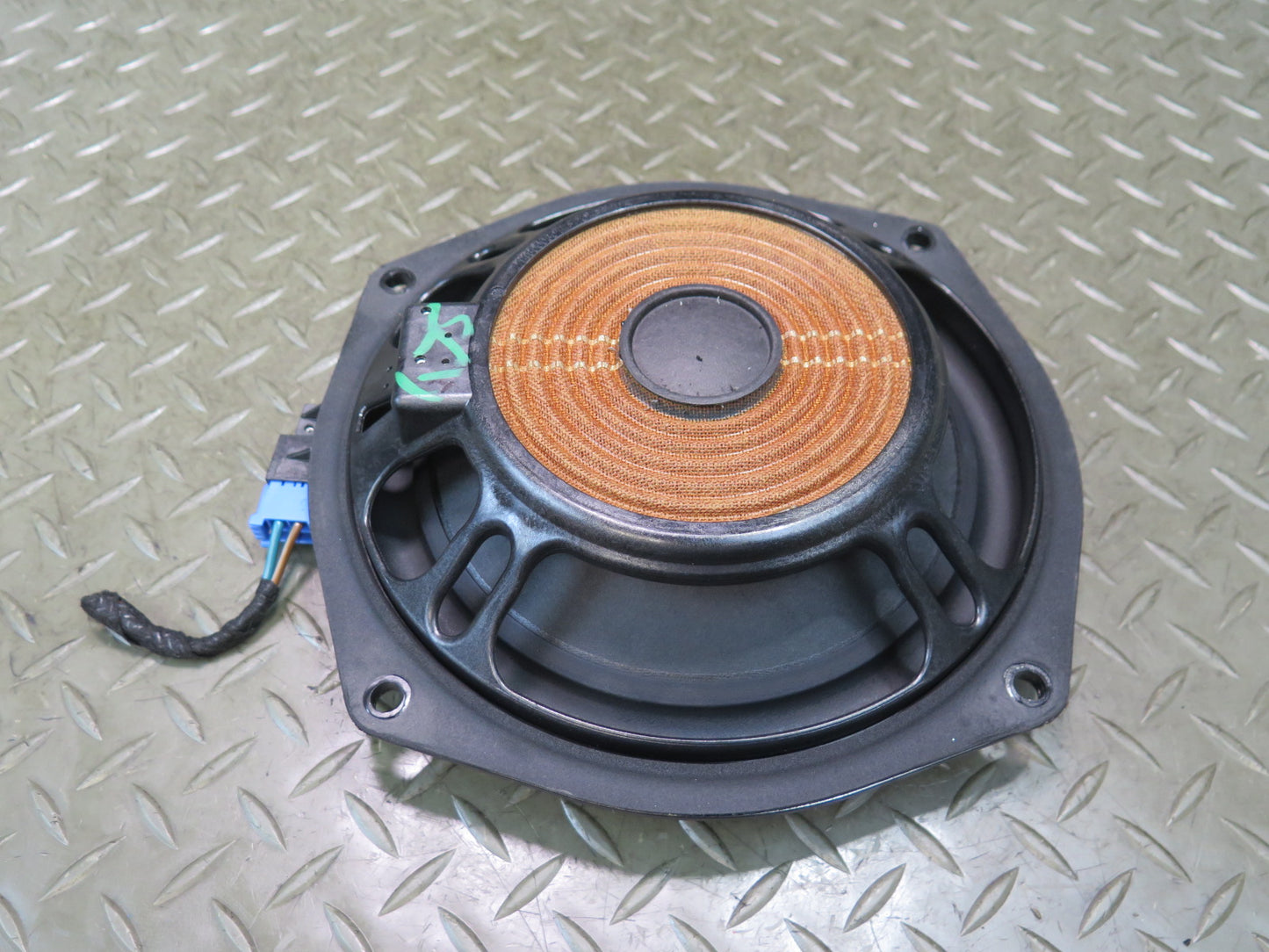 13-20 Mercedes R231 SL550 Left or Right LOGIC7 Subwoofer Speaker 2318201002 OEM