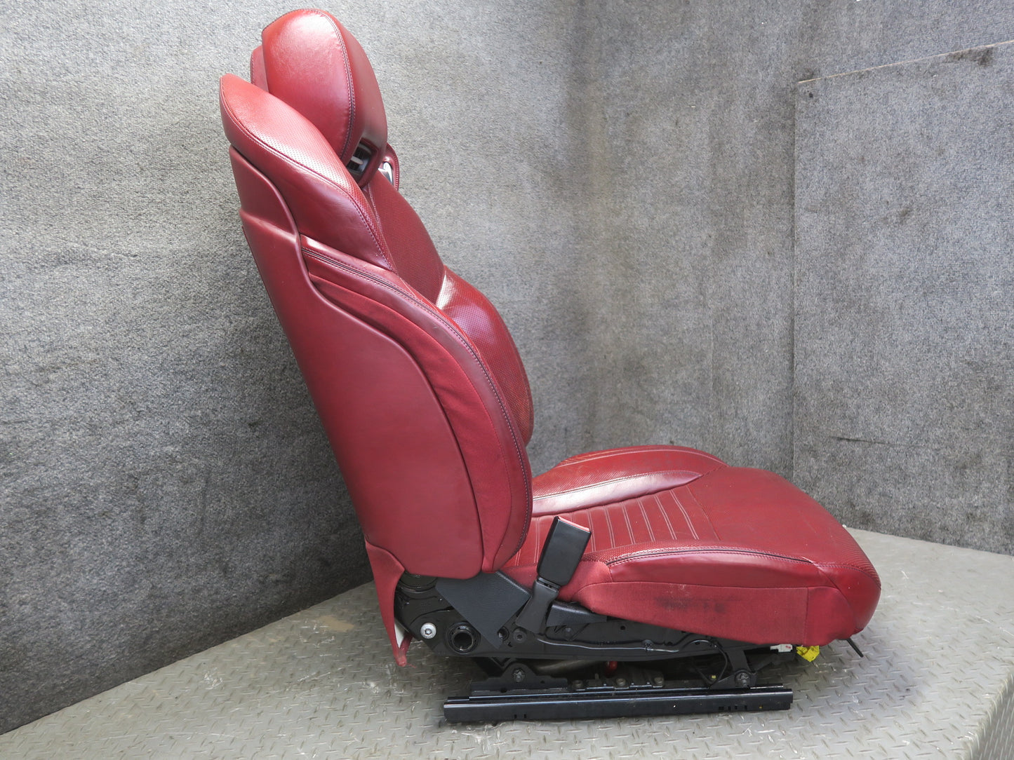 13-16 Mercedes R231 SL550 Front Left & Right Leather Dynamic Seat RED Set OEM
