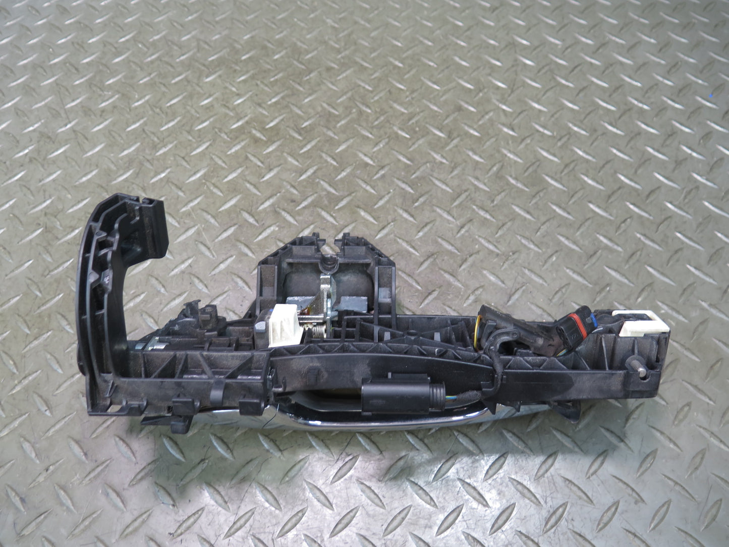 13-20 Mercedes R231 SL550 Right Door Exterior Handle w Keyless Entry OEM