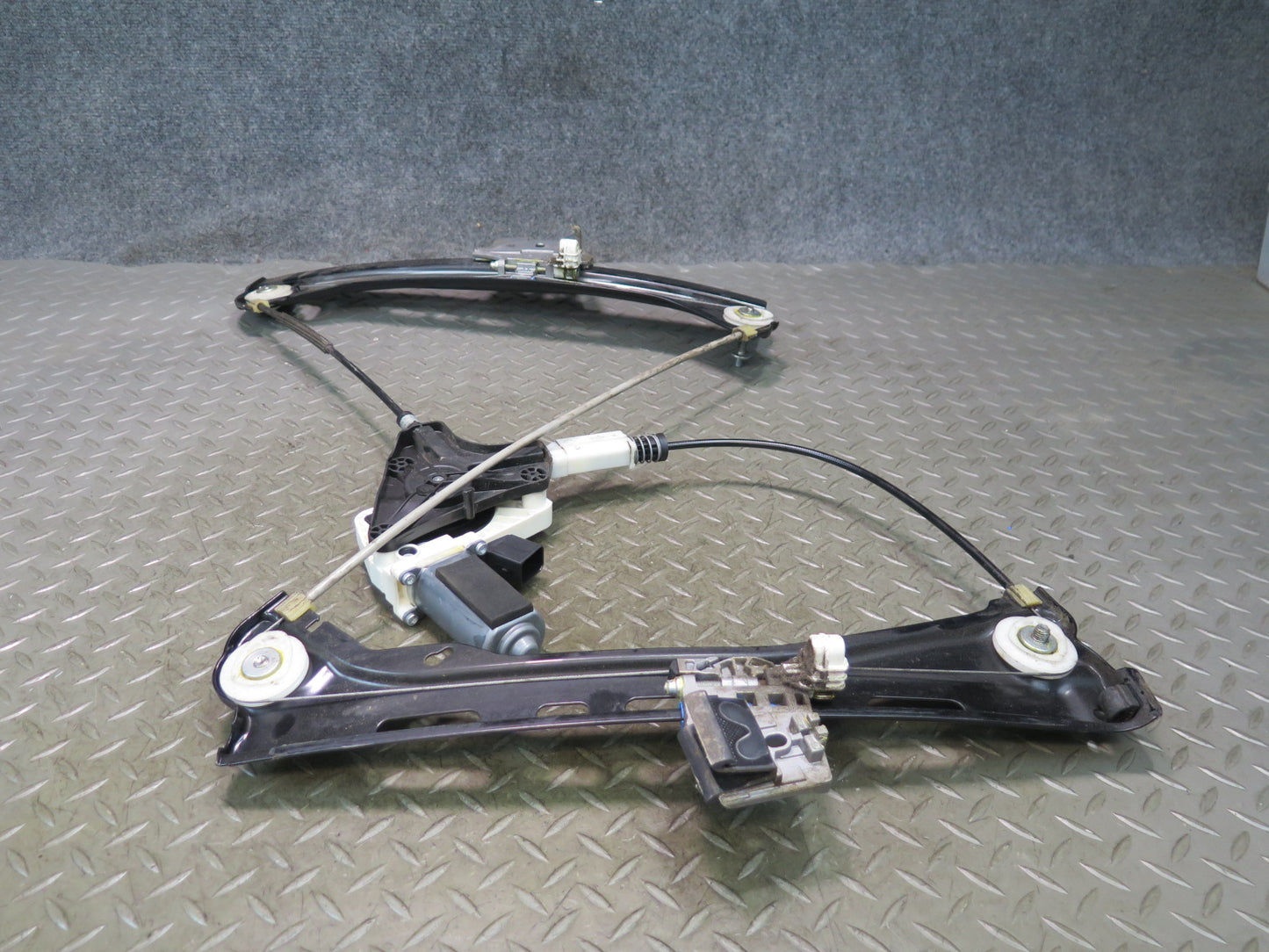 13-20 Mercedes R231 SL550 Left Door Window Regulator w Motor OEM