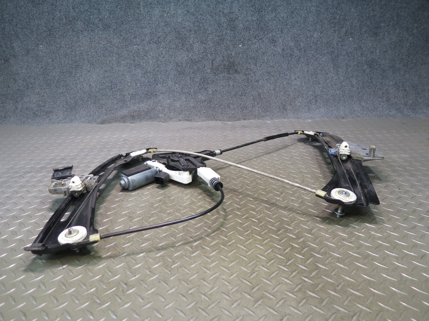 13-20 Mercedes R231 SL550 Left Door Window Regulator w Motor OEM