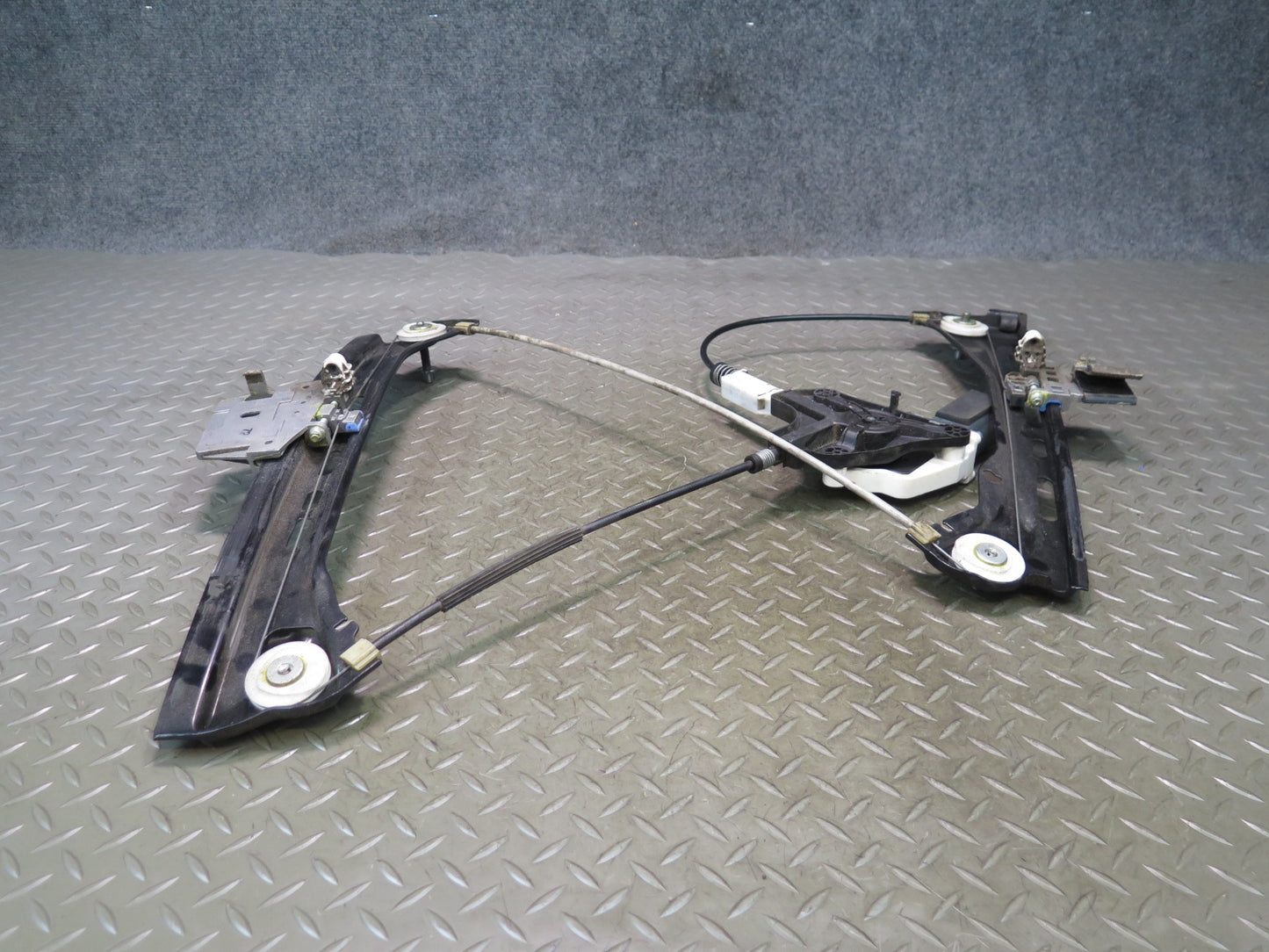 13-20 Mercedes R231 SL550 Left Door Window Regulator w Motor OEM