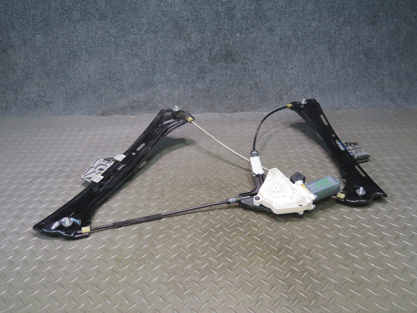 13-20 Mercedes R231 SL550 Right Door Window Regulator w Motor OEM