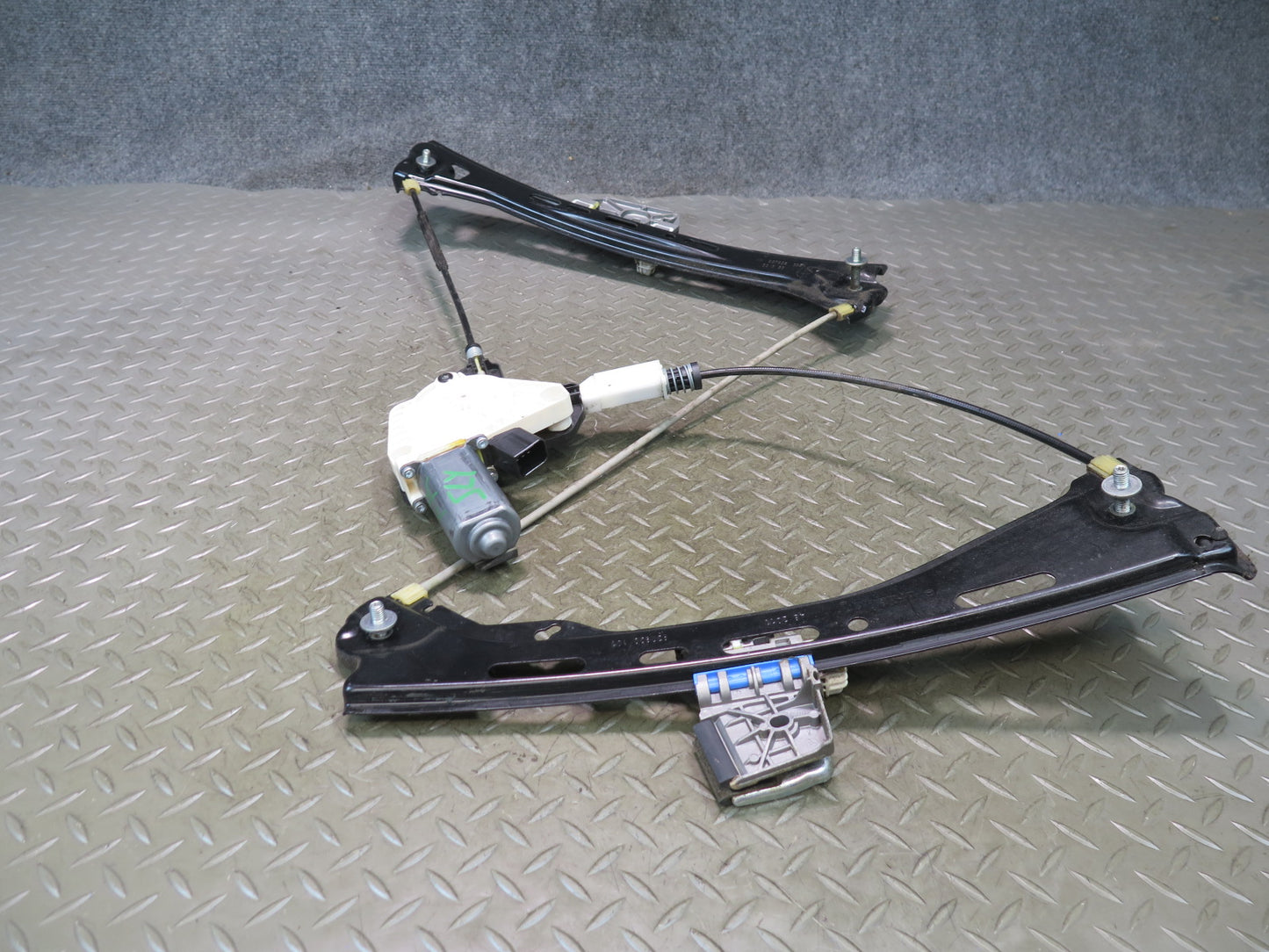 13-20 Mercedes R231 SL550 Right Door Window Regulator w Motor OEM