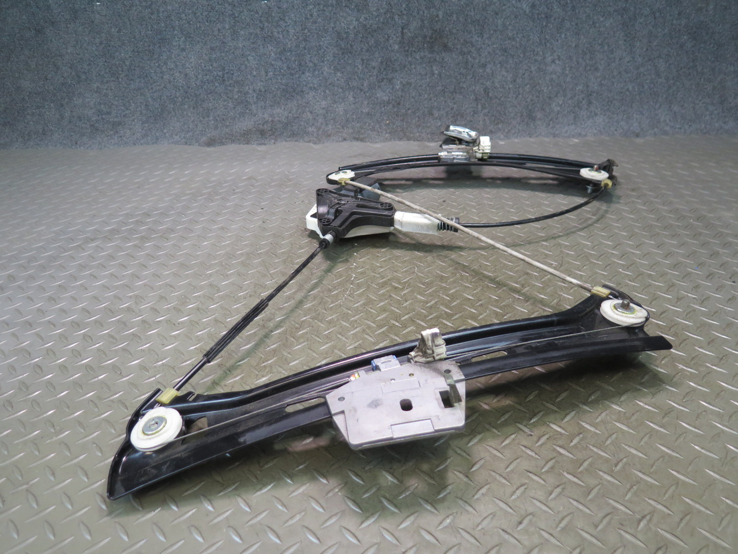 13-20 Mercedes R231 SL550 Right Door Window Regulator w Motor OEM