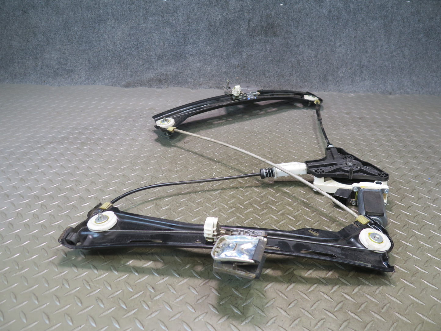 13-20 Mercedes R231 SL550 Right Door Window Regulator w Motor OEM