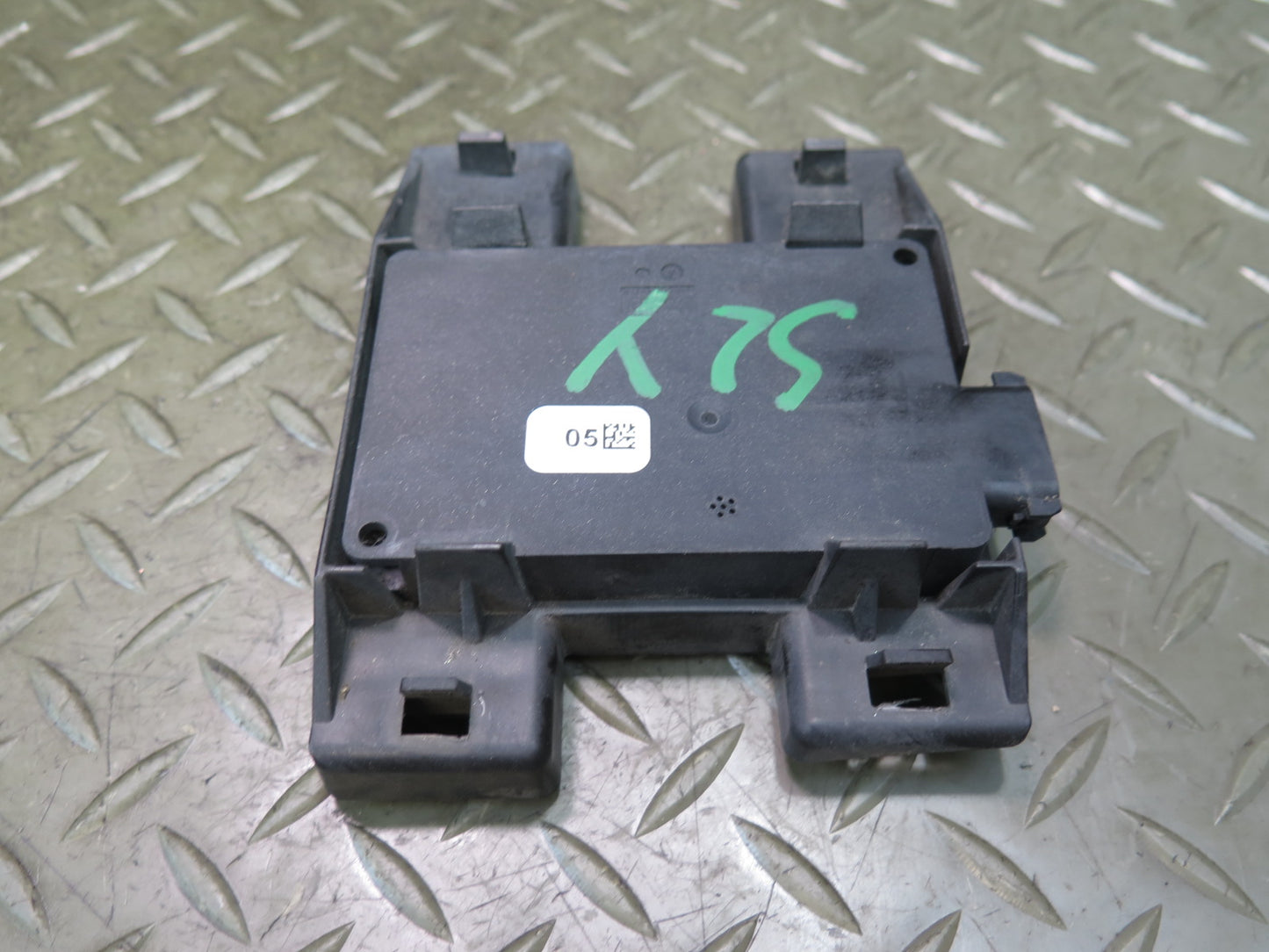 2013 Mercedes R231 SL550 Blind Spot Radar Sensor w Bracket 0009024004 OEM