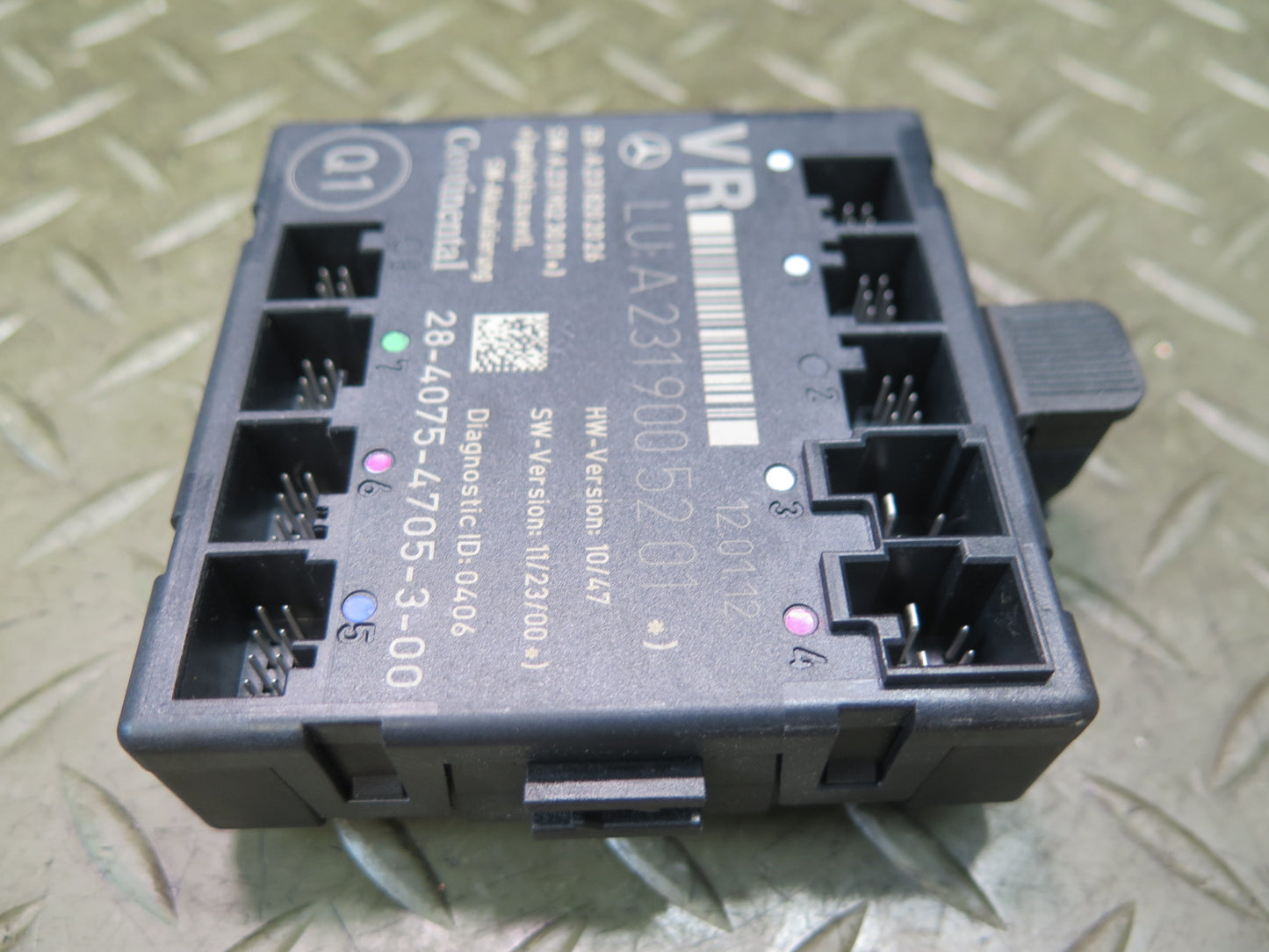 13-20 Mercedes R231 SL550 Front Right Door Control Module 2319005201 OEM