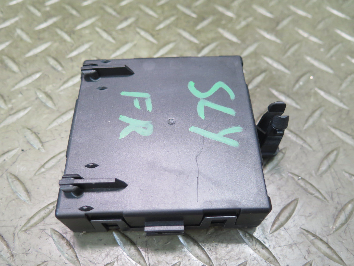 13-20 Mercedes R231 SL550 Front Right Door Control Module 2319005201 OEM