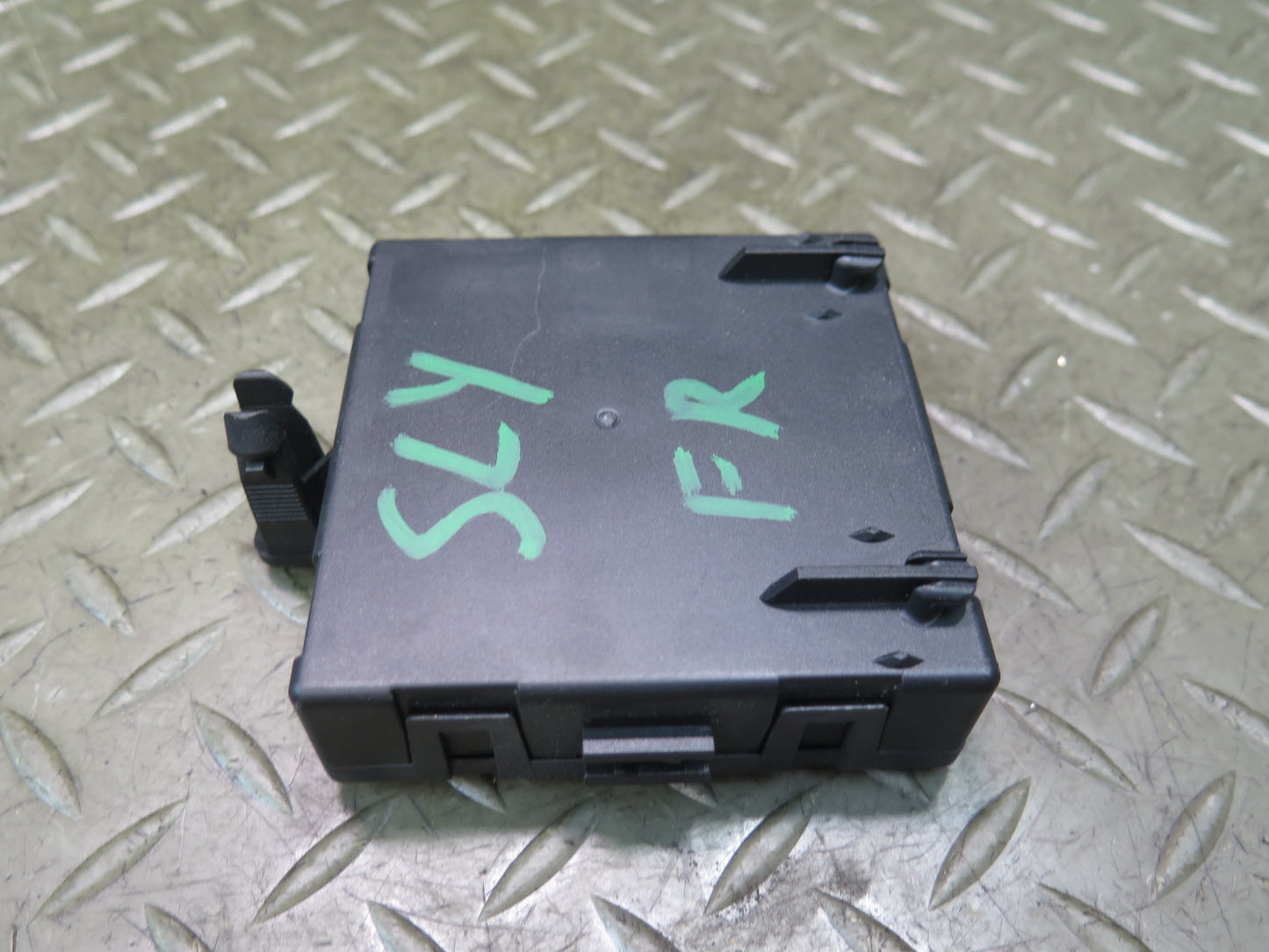 13-20 Mercedes R231 SL550 Front Right Door Control Module 2319005201 OEM