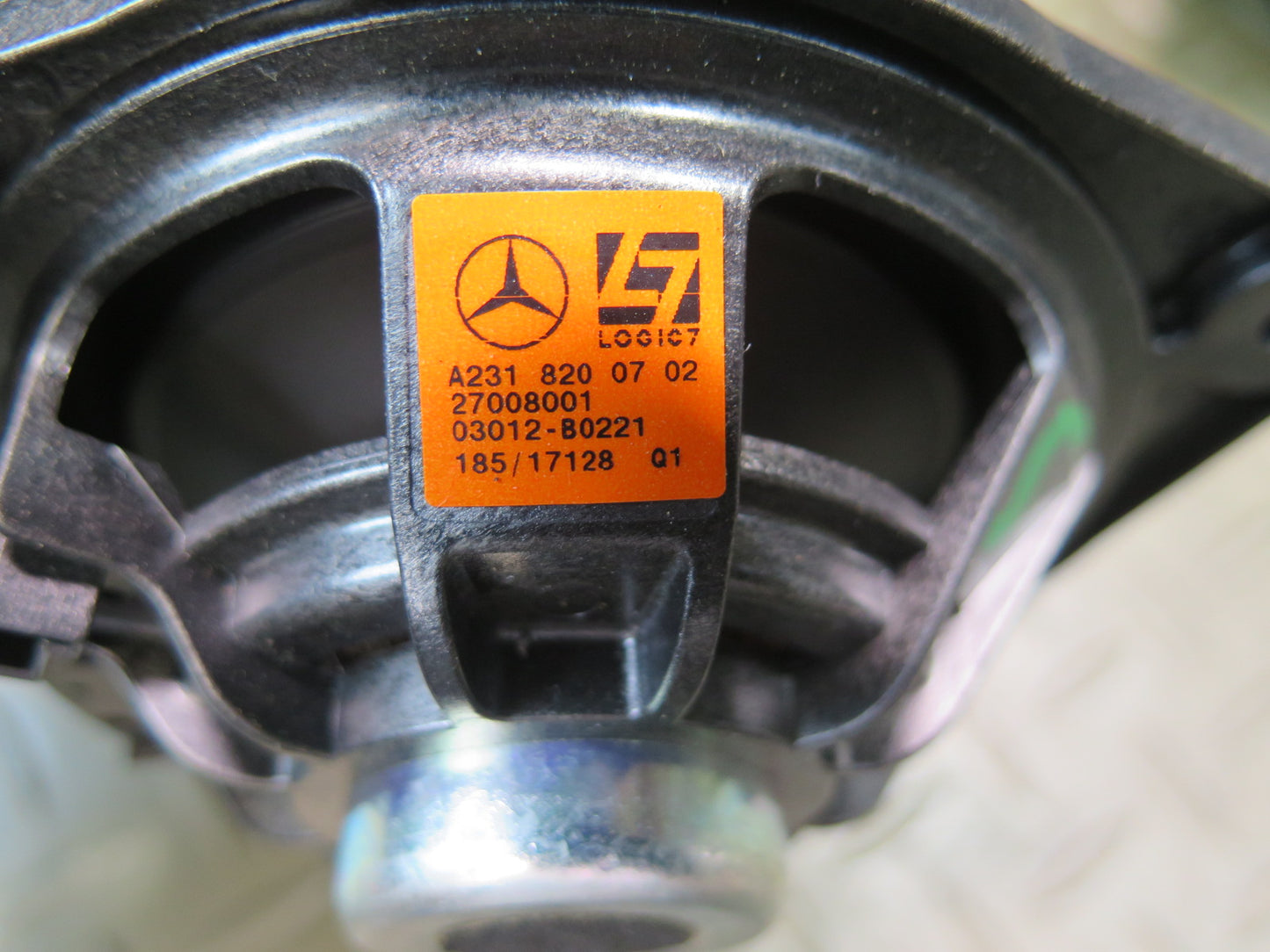 13-20 Mercedes R231 SL550 Front or Rear Left or Right LOGIC7 Speaker OEM