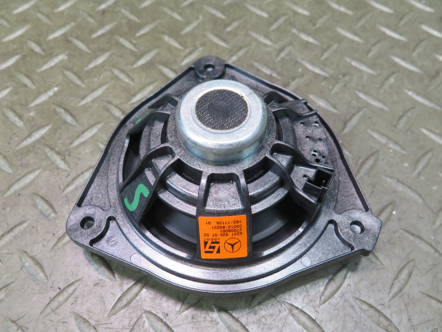 13-20 Mercedes R231 SL550 Front or Rear Left or Right LOGIC7 Speaker OEM