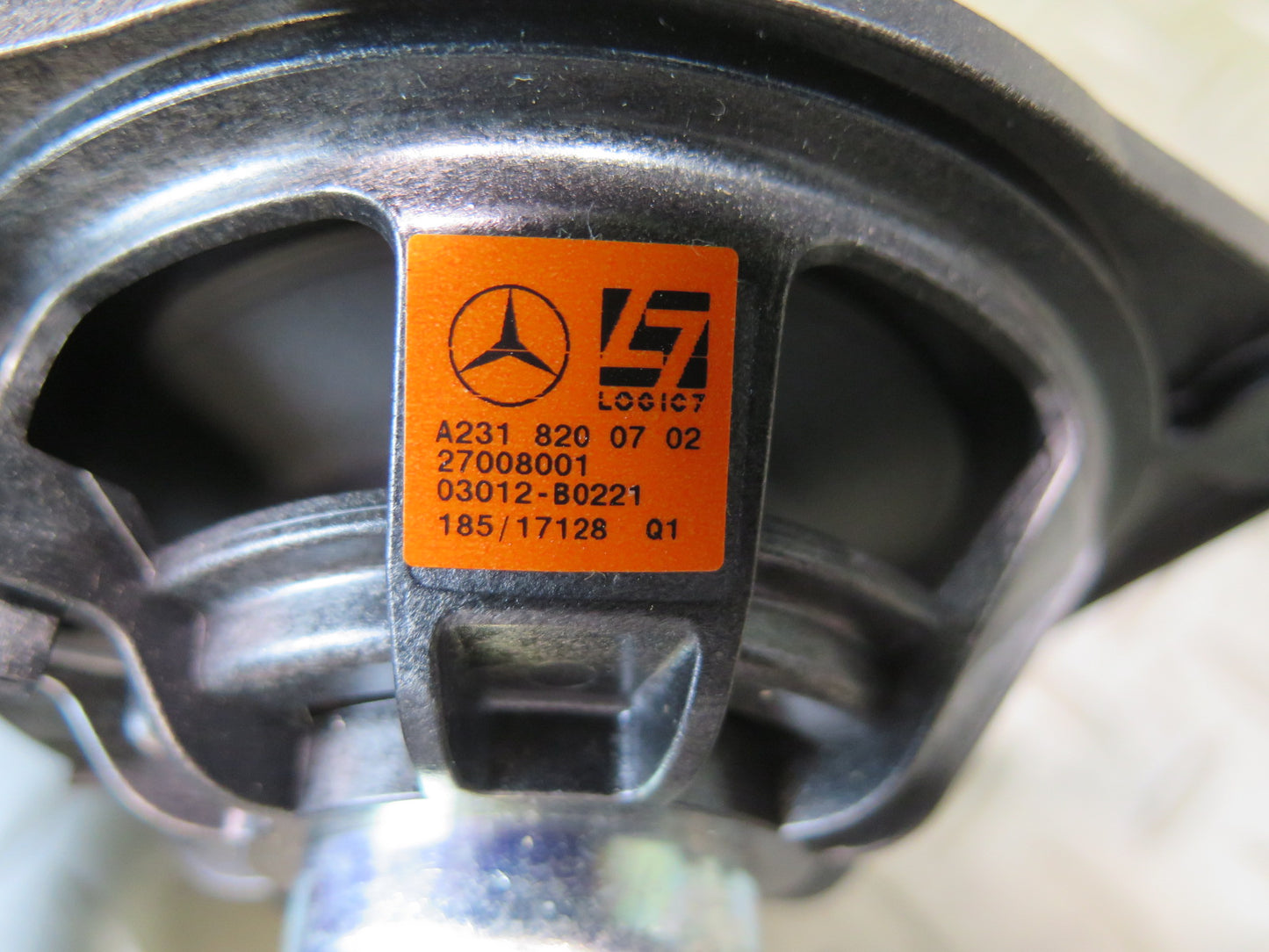 13-20 Mercedes R231 SL550 Front or Rear Left or Right LOGIC7 Speaker OEM