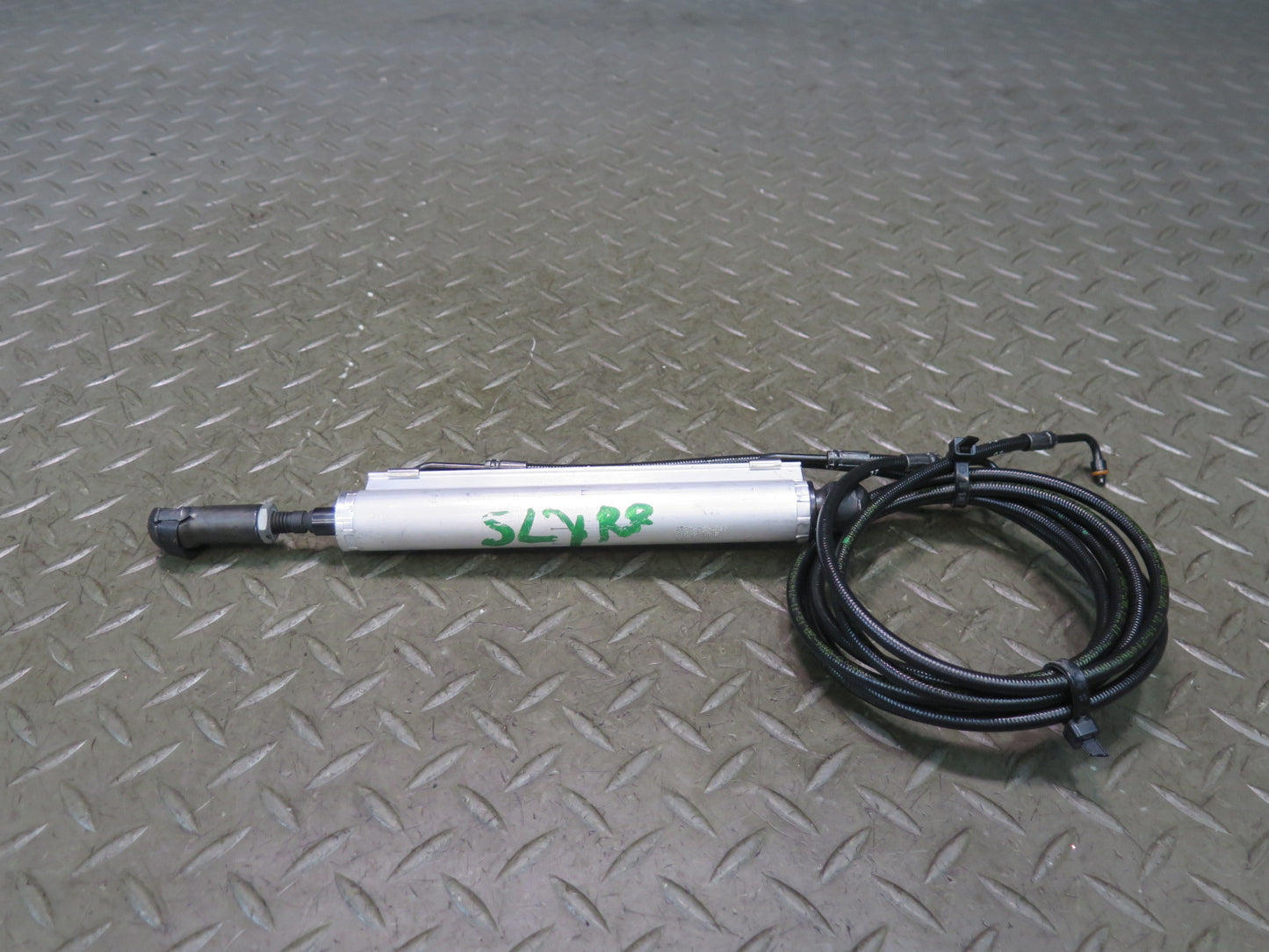 13-20 Mercedes R231 SL550 Rear Trunk Lid Liftgate Lift Hydraulic Cylinder OEM