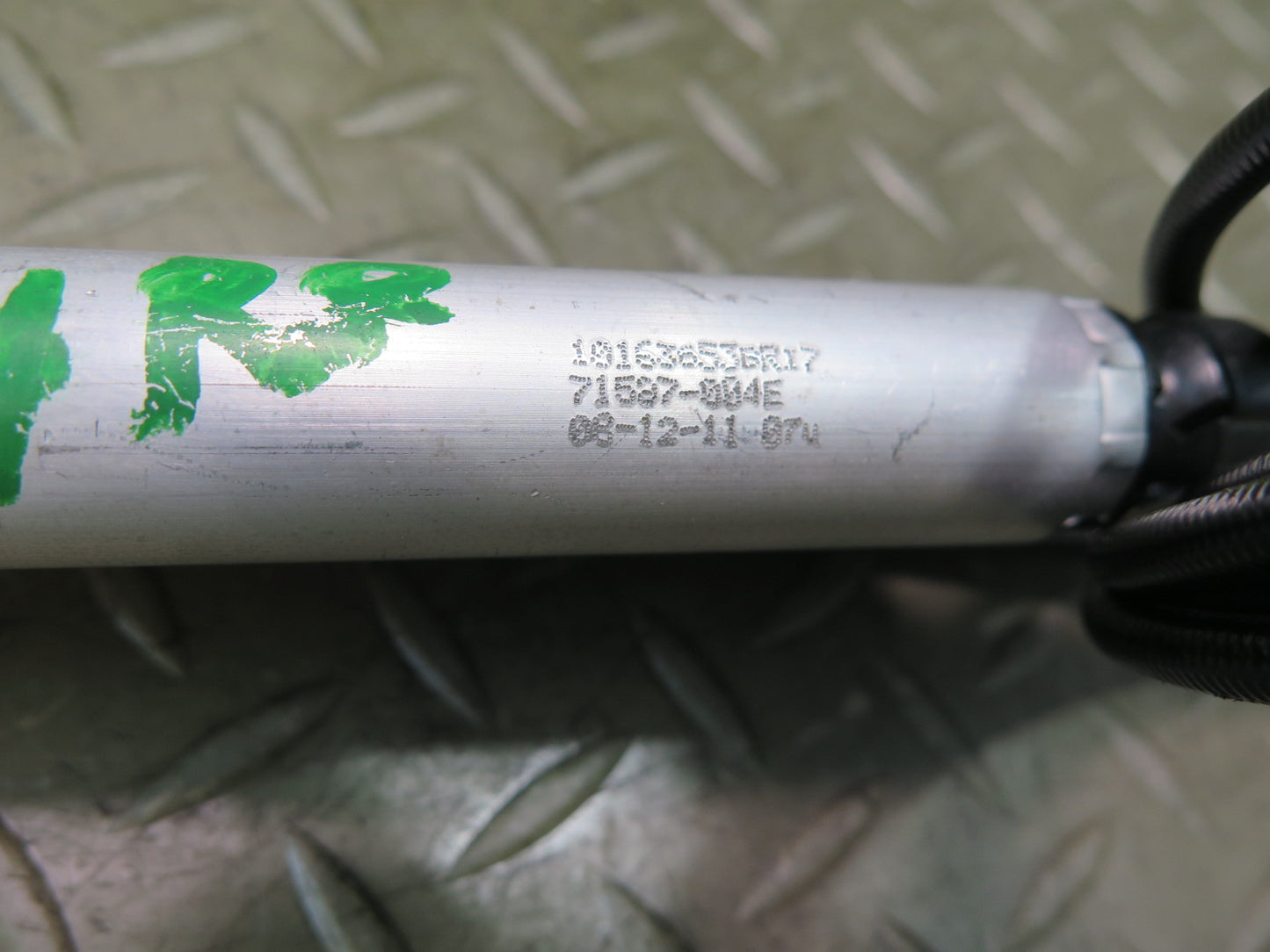 13-20 Mercedes R231 SL550 Rear Trunk Lid Liftgate Lift Hydraulic Cylinder OEM