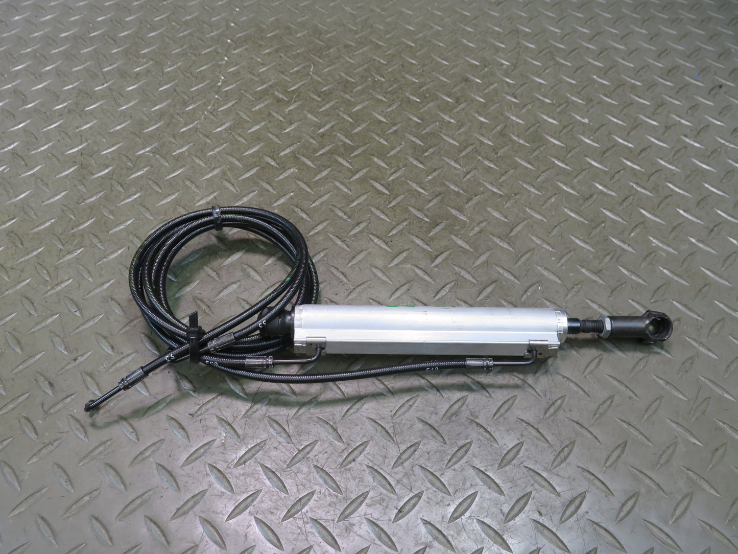 13-20 Mercedes R231 SL550 Rear Trunk Lid Liftgate Lift Hydraulic Cylinder OEM