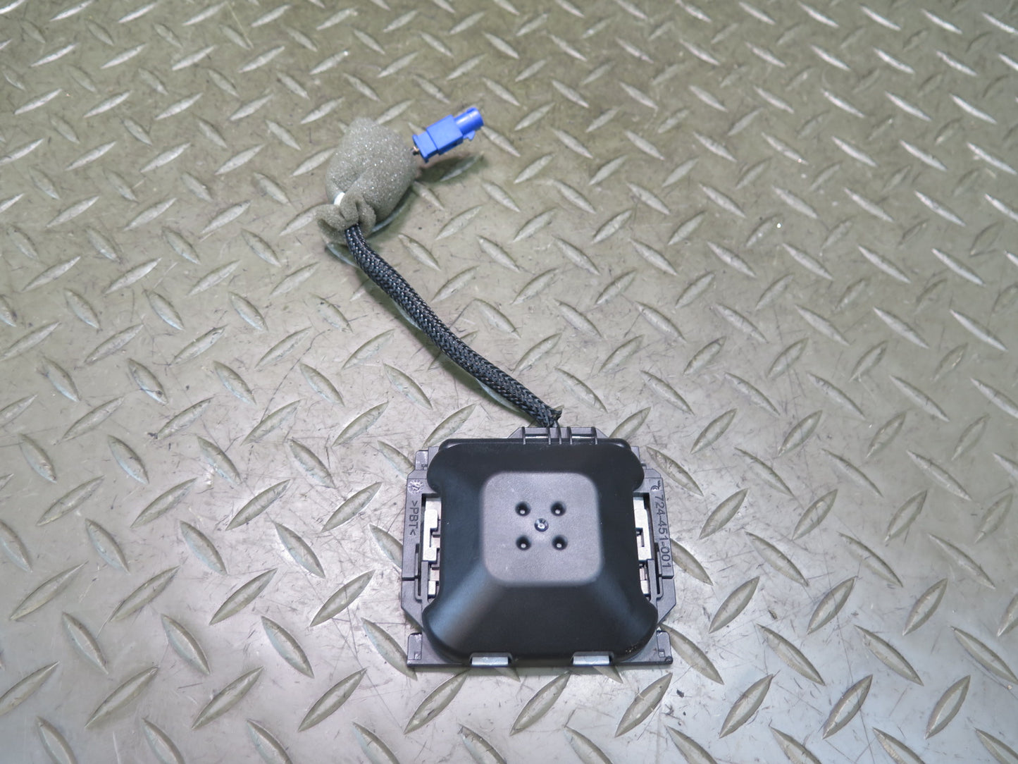 12-20 Mercedes R231 Sl-class GPS Navigation Antenna 2319050100 OEM