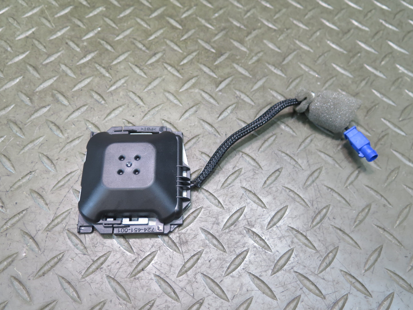 12-20 Mercedes R231 Sl-class GPS Navigation Antenna 2319050100 OEM