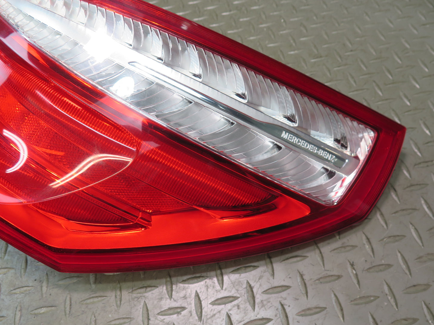 13-16 Mercedes R231 SL550 Rear Right Tail Light Lamp 2318200464 OEM
