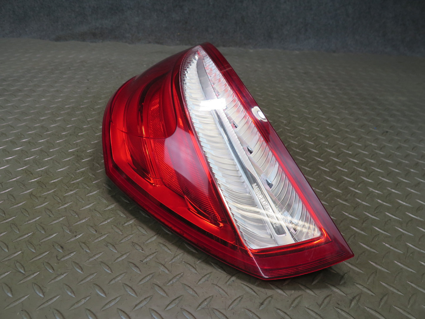 13-16 Mercedes R231 SL550 Rear Right Tail Light Lamp 2318200464 OEM
